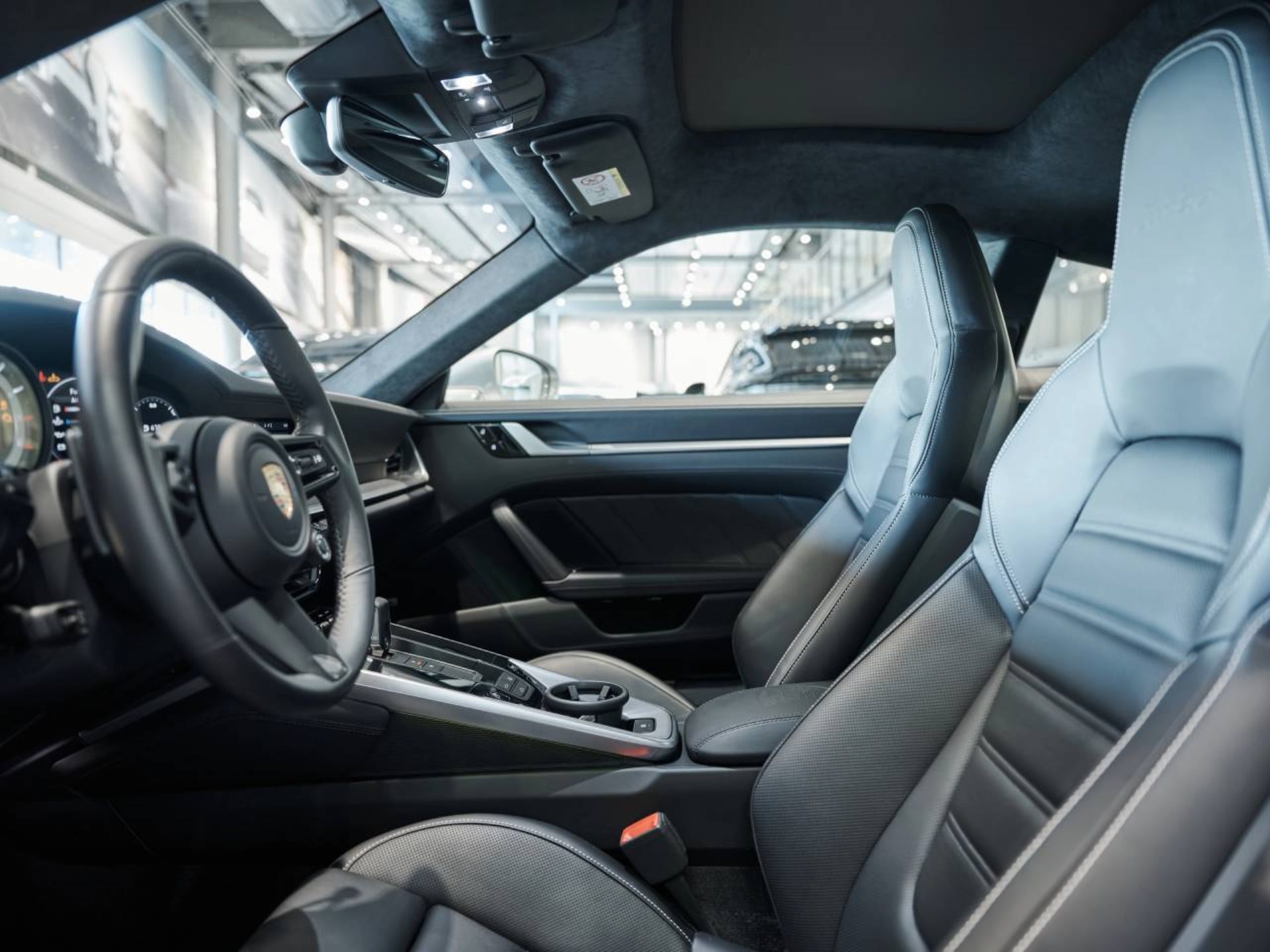 PORSCHE 911 Turbo-showroom-element-3