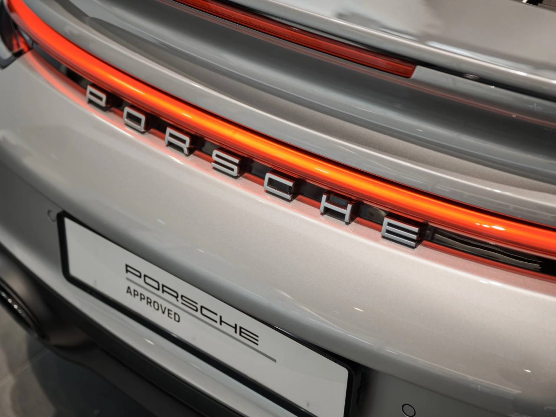 PORSCHE 911 Turbo-image-24