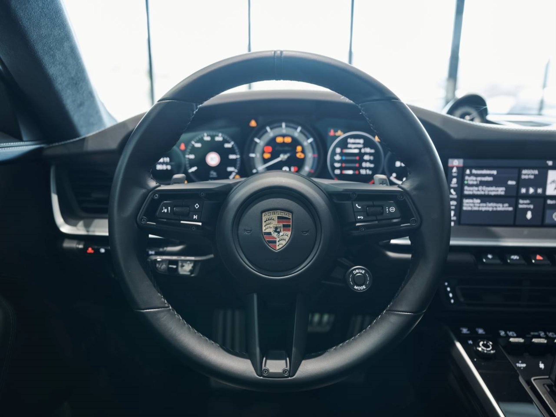 PORSCHE 911 Turbo-image-12