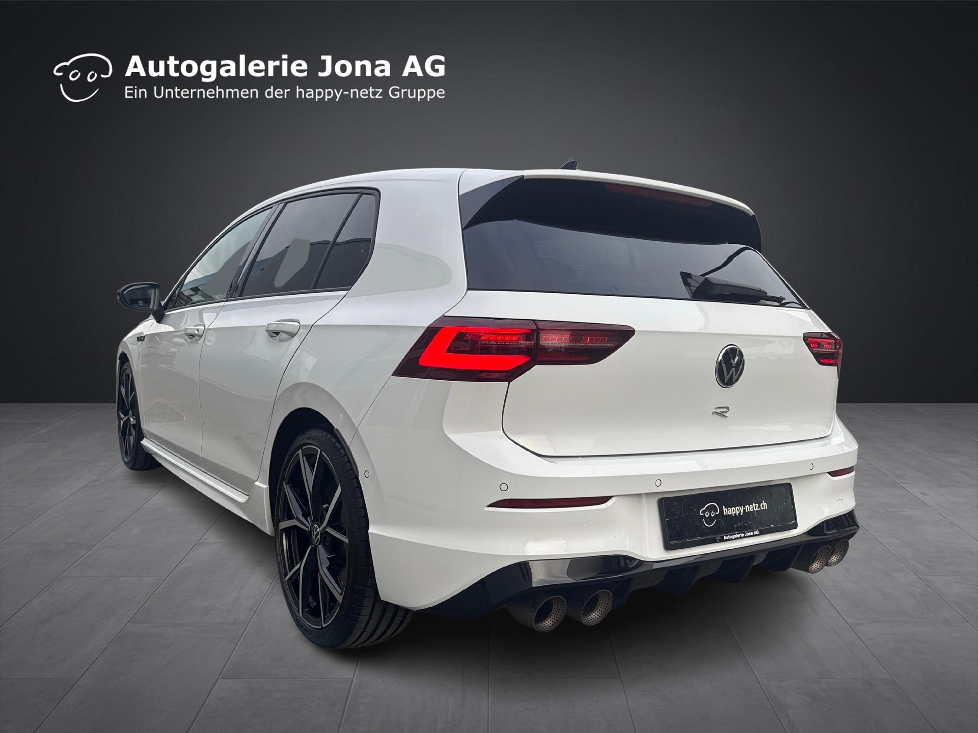 VW Golf VIII 2.0 TSI R DSG 4motion-image-2