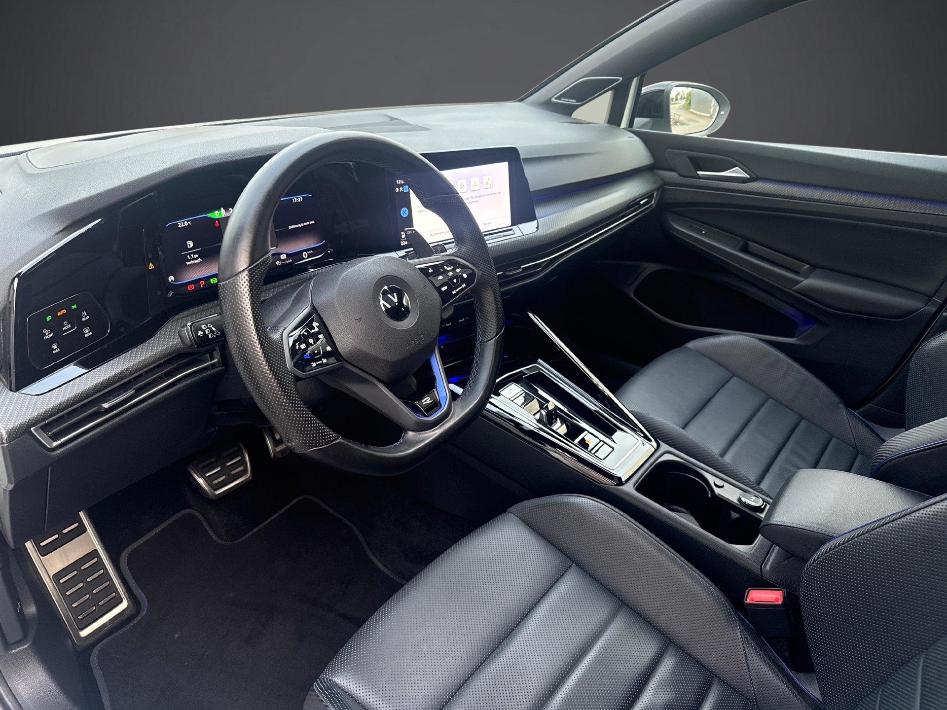 VW Golf VIII 2.0 TSI R DSG 4motion-image-6