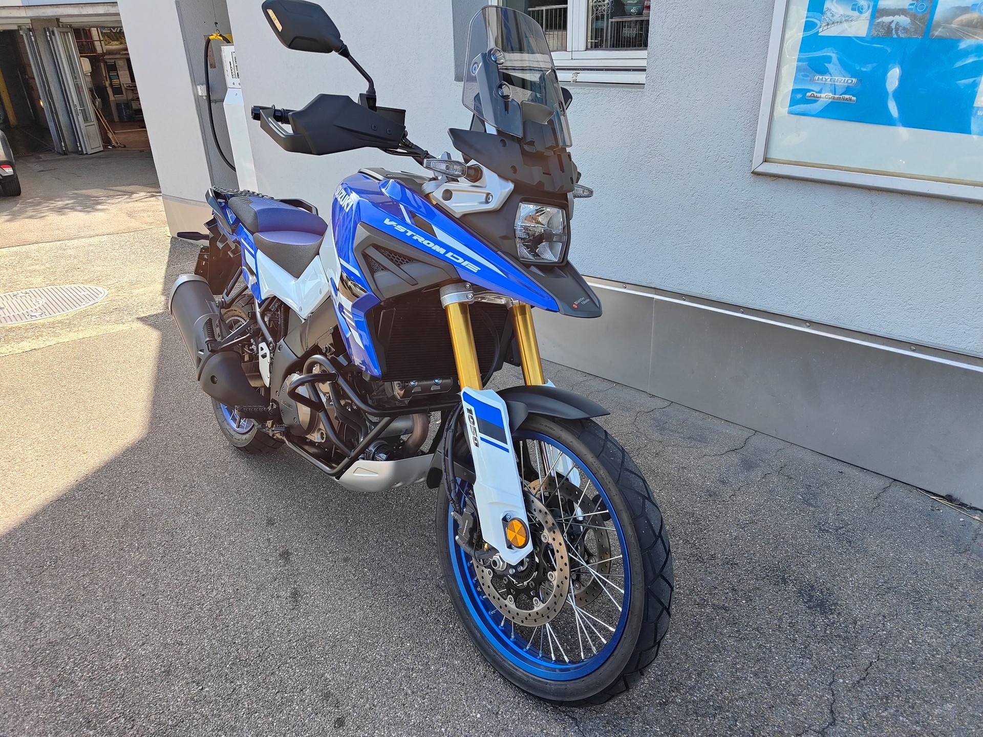 SUZUKI DL 1050 DE-image-1