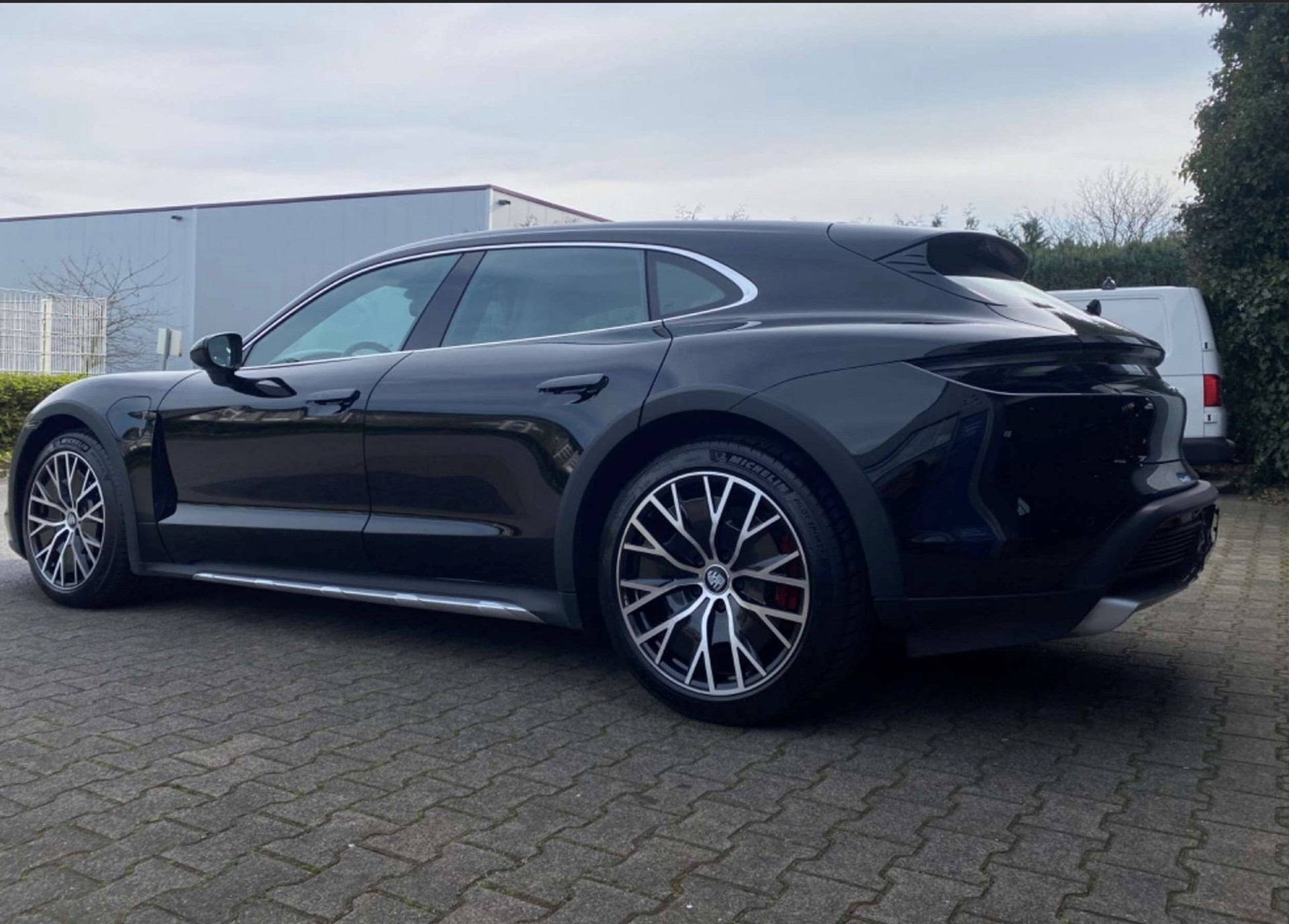 PORSCHE Taycan 4S Cross Turismo - NEU Gen2 batteie-image-12
