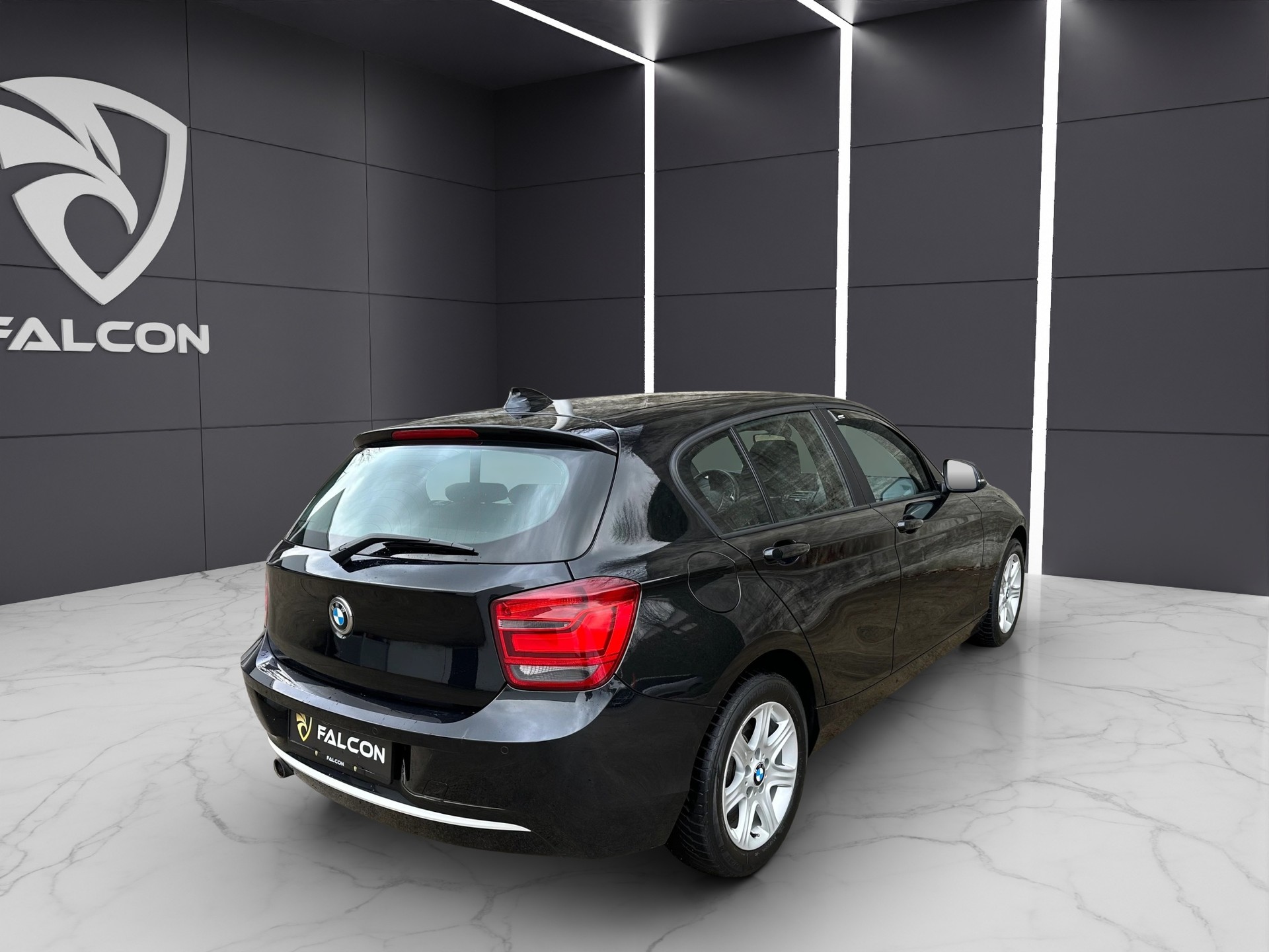 BMW 120d Urban Line Steptronic-image-5