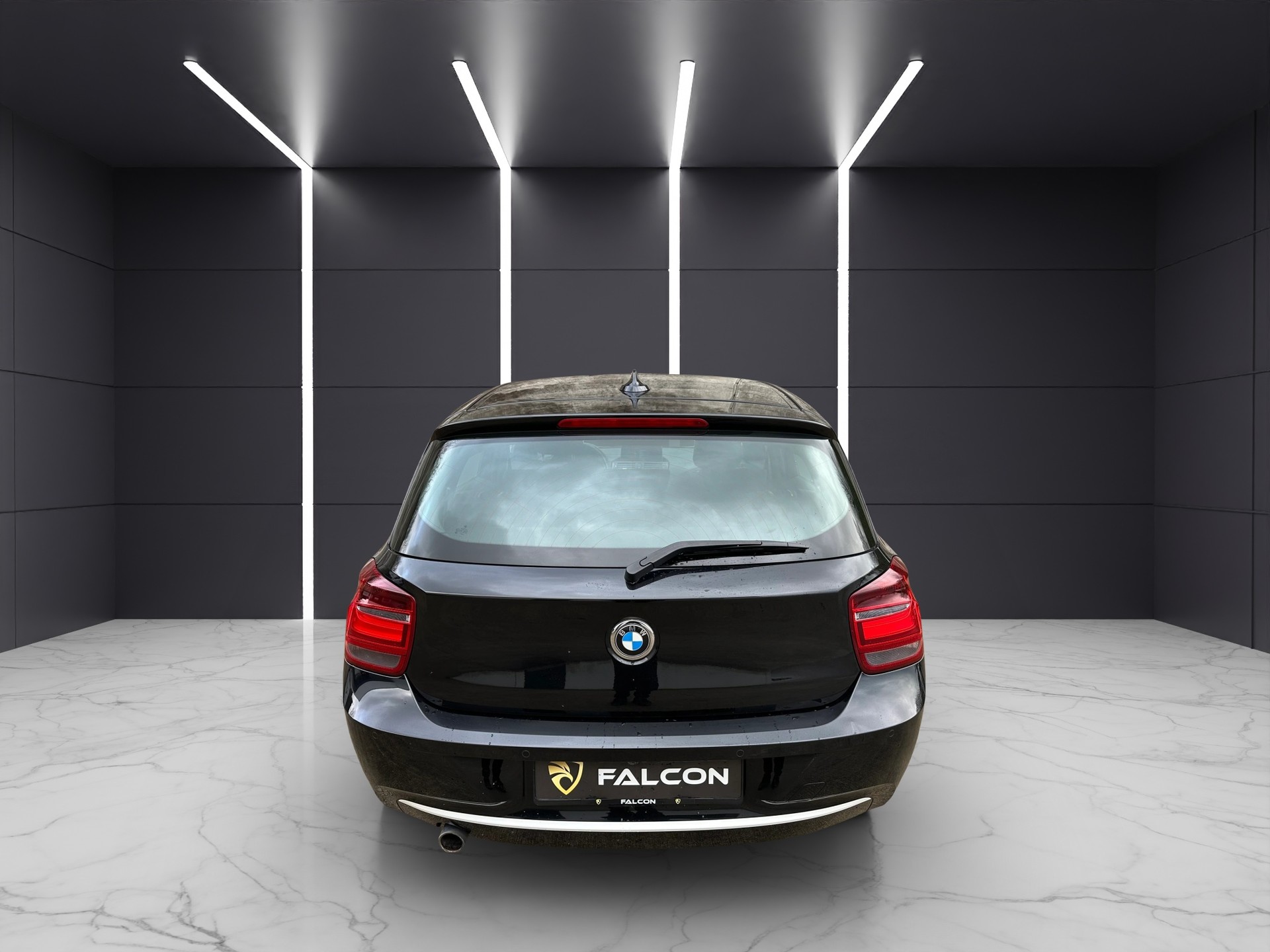BMW 120d Urban Line Steptronic-image-4