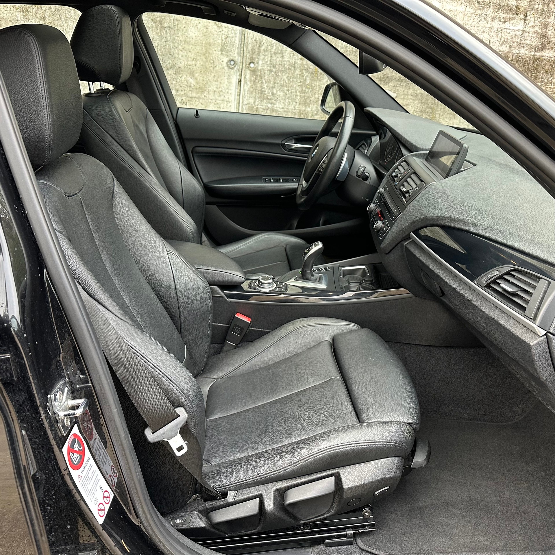 BMW 120d Urban Line Steptronic-image-19