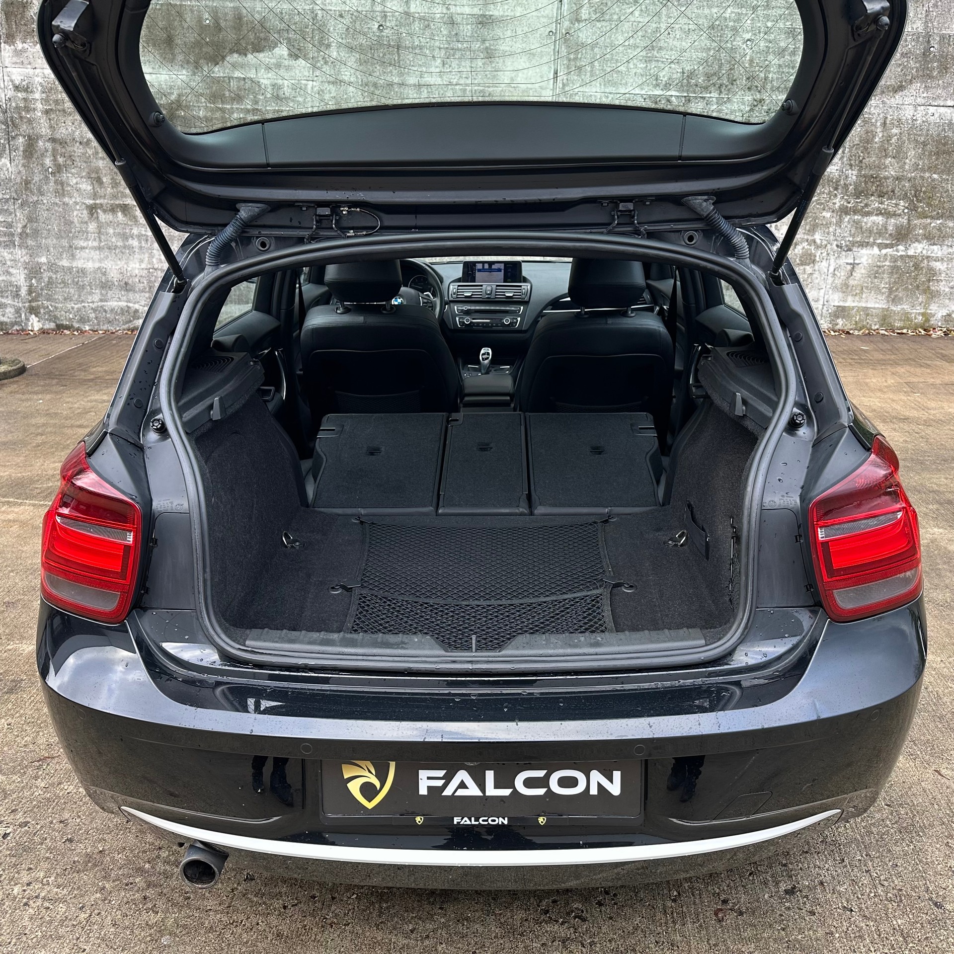 BMW 120d Urban Line Steptronic-image-10
