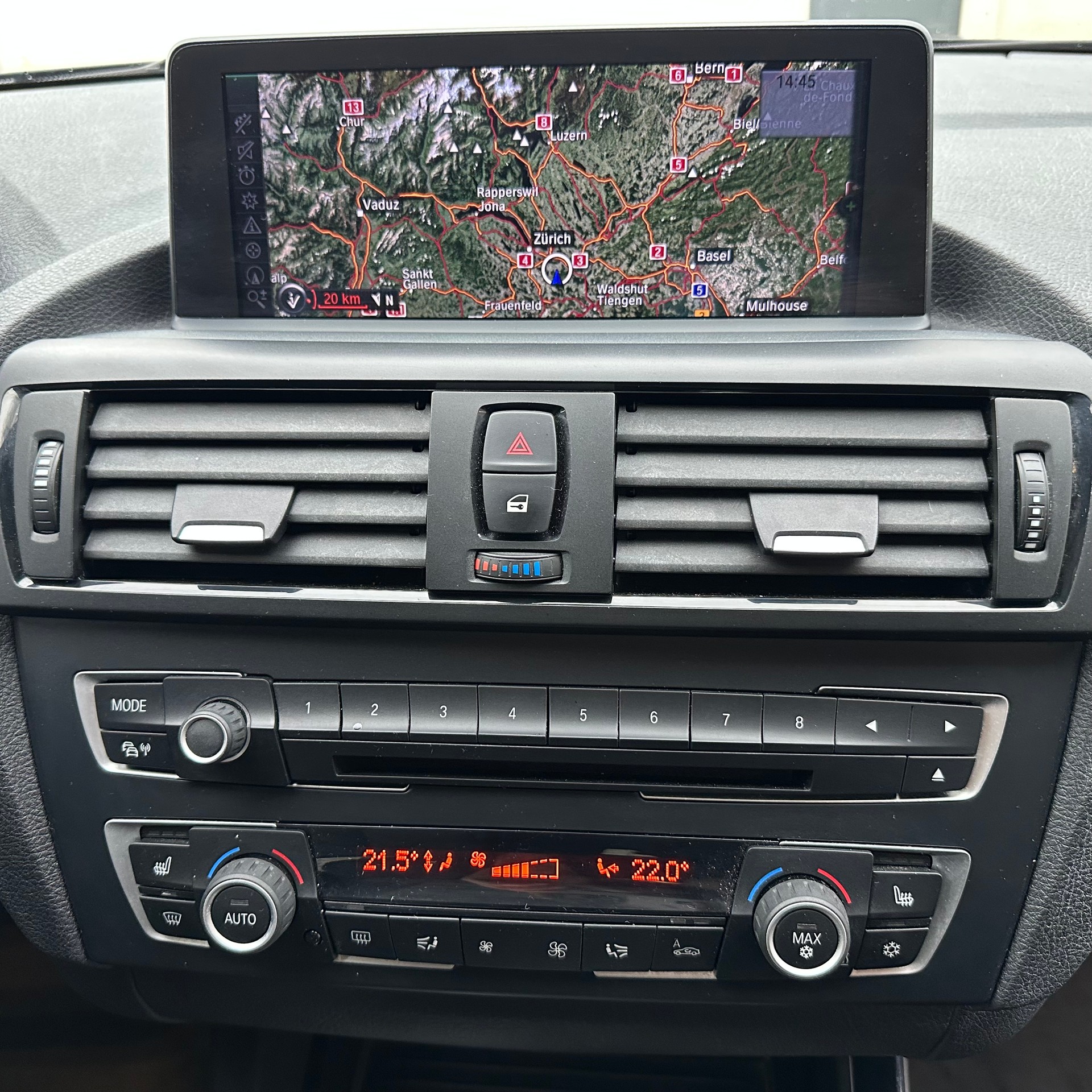 BMW 120d Urban Line Steptronic-image-25