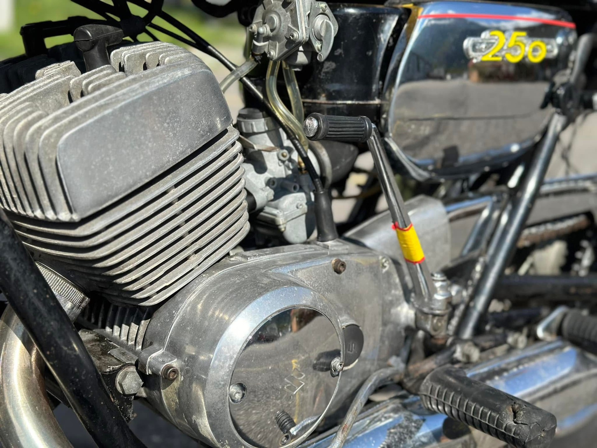 SUZUKI T250 VETERAN-image-4
