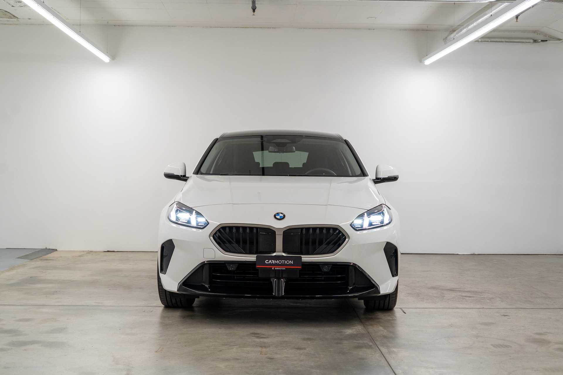 BMW 118d M Sport *Neues Modell* Rückfahrkamera / Driving Assistant / Ambientebeleuchtung-showroom-element-1