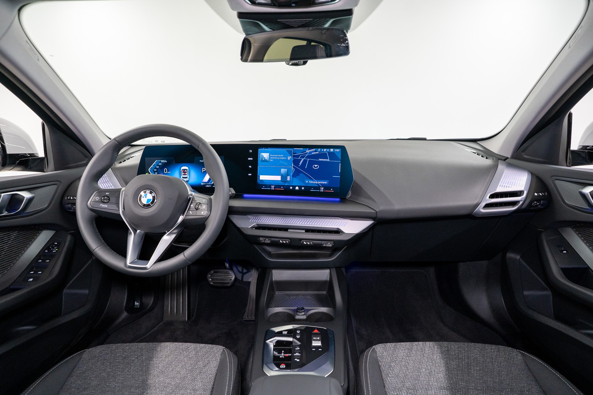 BMW 118d M Sport *Neues Modell* Rückfahrkamera / Driving Assistant / Ambientebeleuchtung-image-14