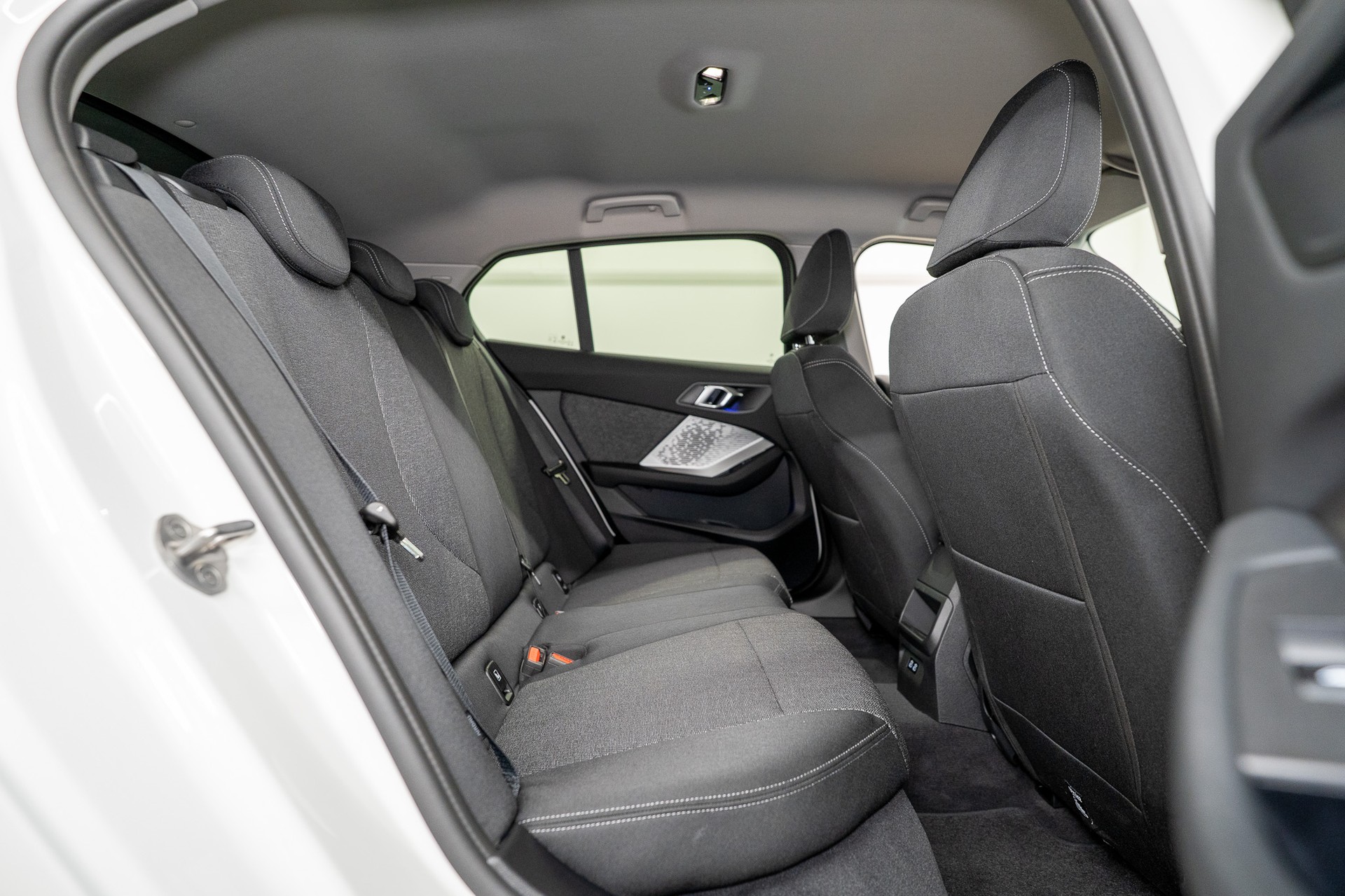 BMW 118d M Sport *Neues Modell* Rückfahrkamera / Driving Assistant / Ambientebeleuchtung-image-11