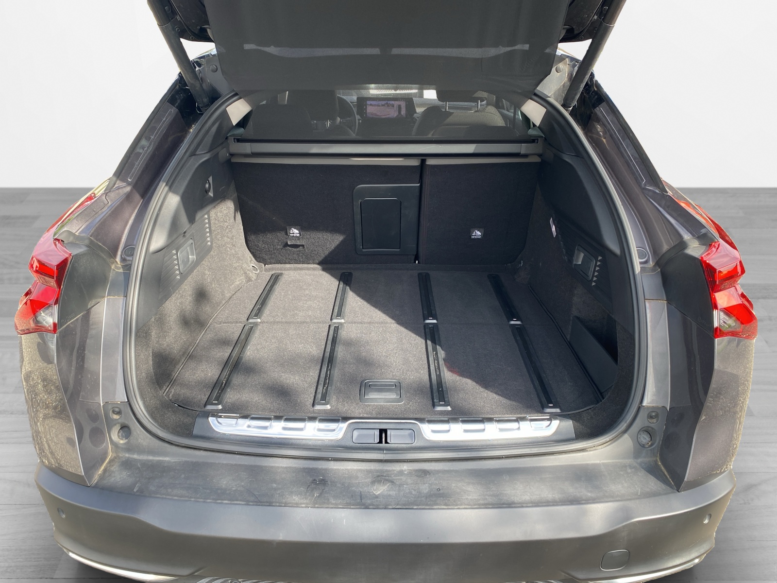 CITROEN C5 X 1.6 Plug-in Hybrid Shine-image-5