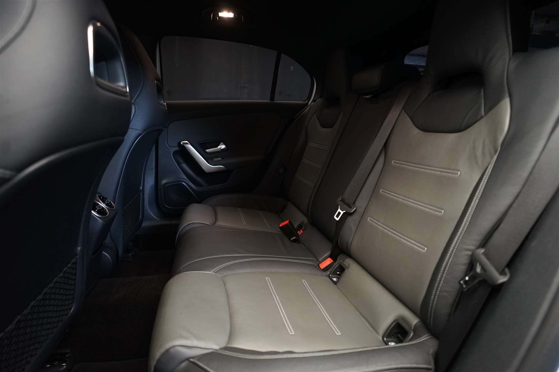 MERCEDES-BENZ A 250 4Matic AMG Line 7G-DCT *CH-Fahrzeug* *Head-Up* *LED*-image-18