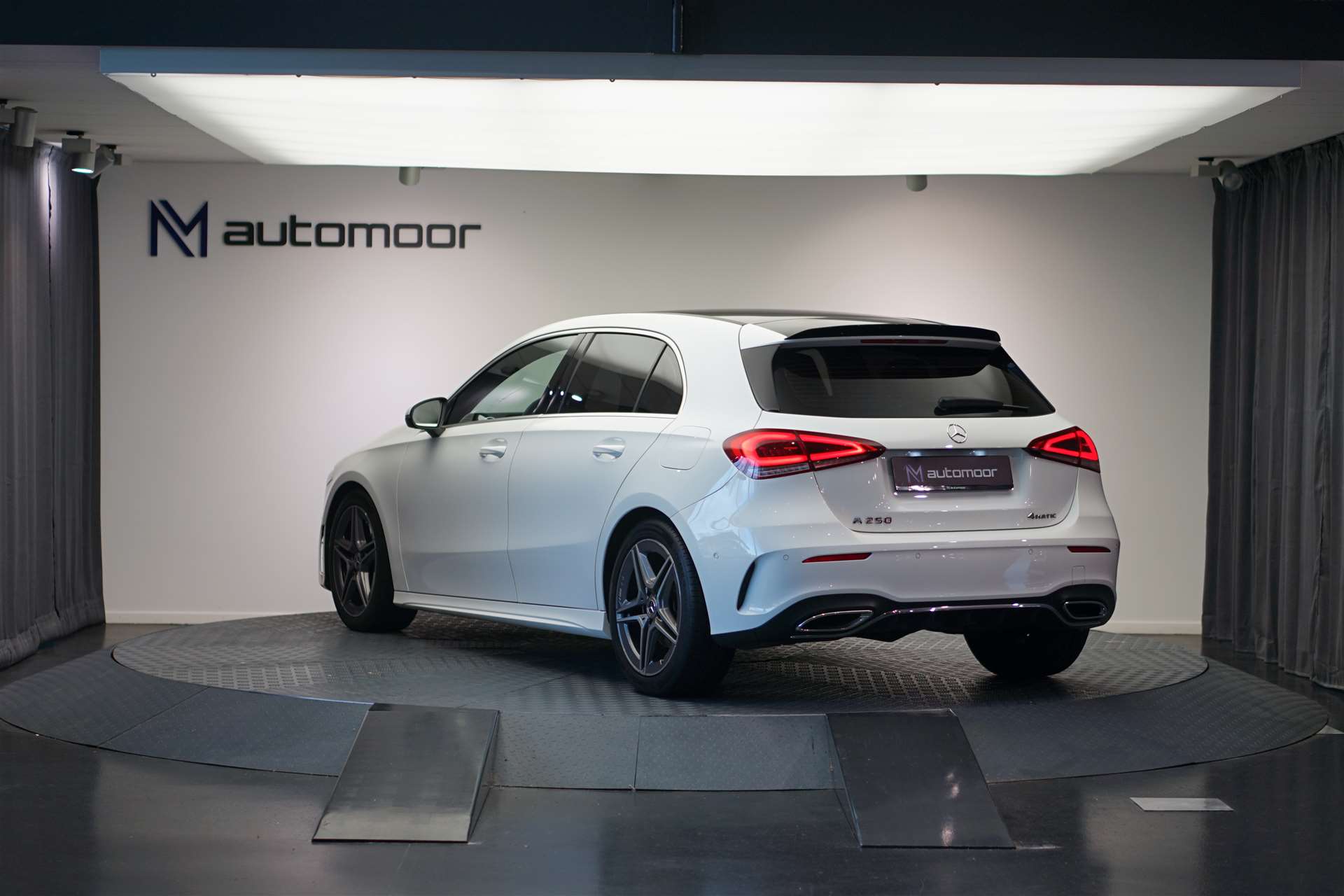 MERCEDES-BENZ A 250 4Matic AMG Line 7G-DCT *CH-Fahrzeug* *Head-Up* *LED*-image-6