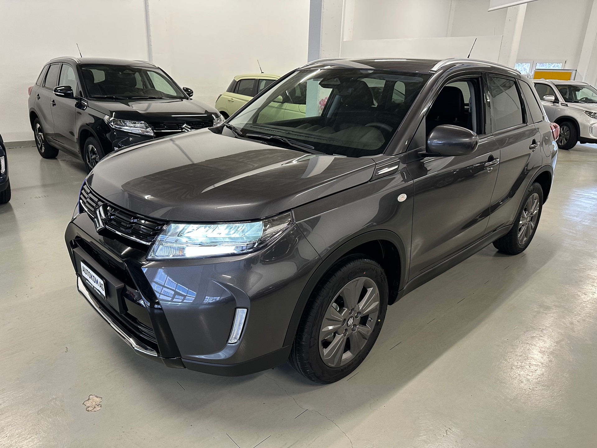 SUZUKI Vitara 1.4 Boosterjet Compact + 4x4 Hybrid Automatic-image-2