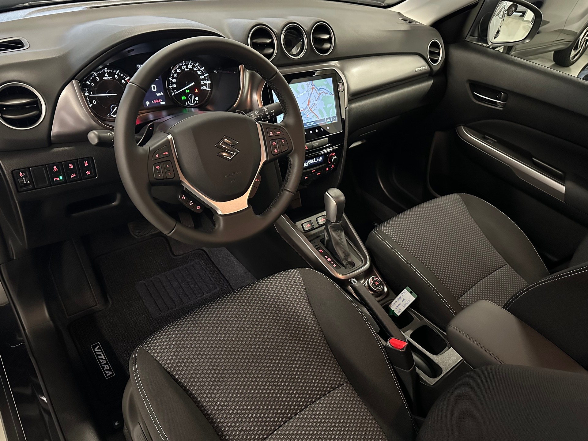 SUZUKI Vitara 1.4 Boosterjet Compact + 4x4 Hybrid Automatic-image-6
