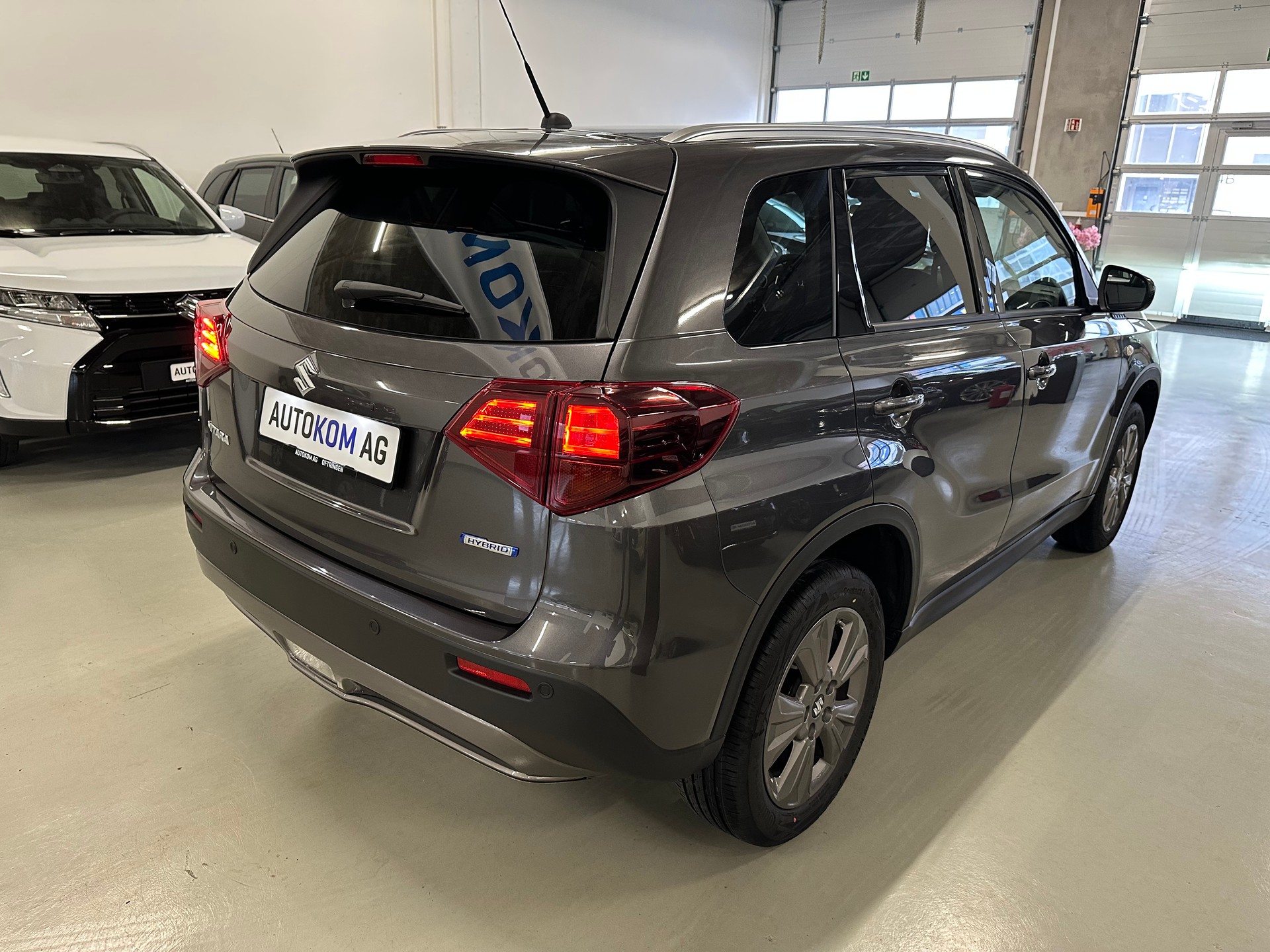 SUZUKI Vitara 1.4 Boosterjet Compact + 4x4 Hybrid Automatic-image-4