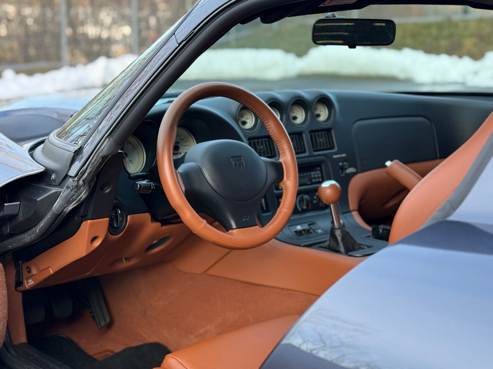 DODGE GTS-image-9