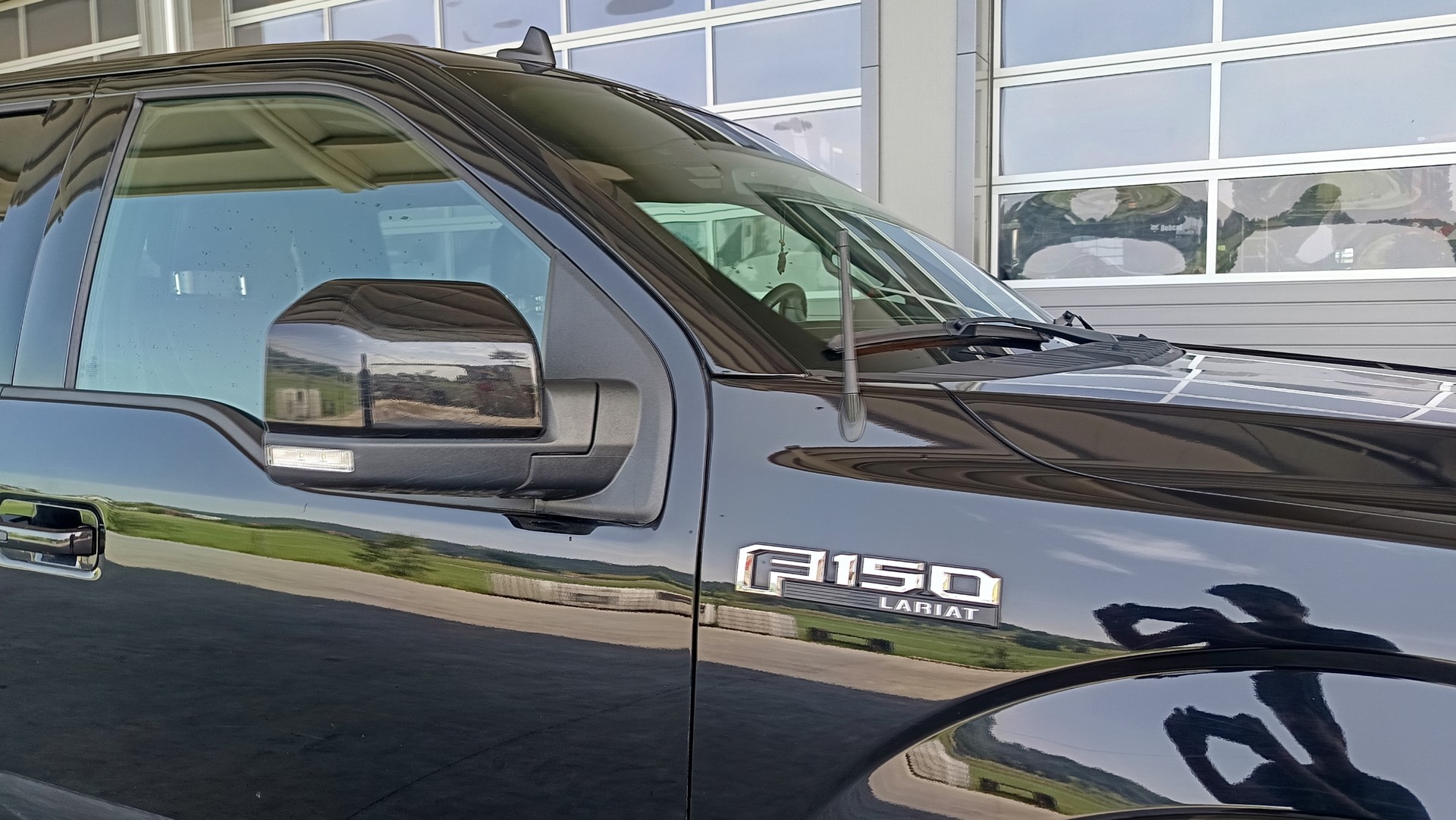 FORD F-150 Larait-image-5