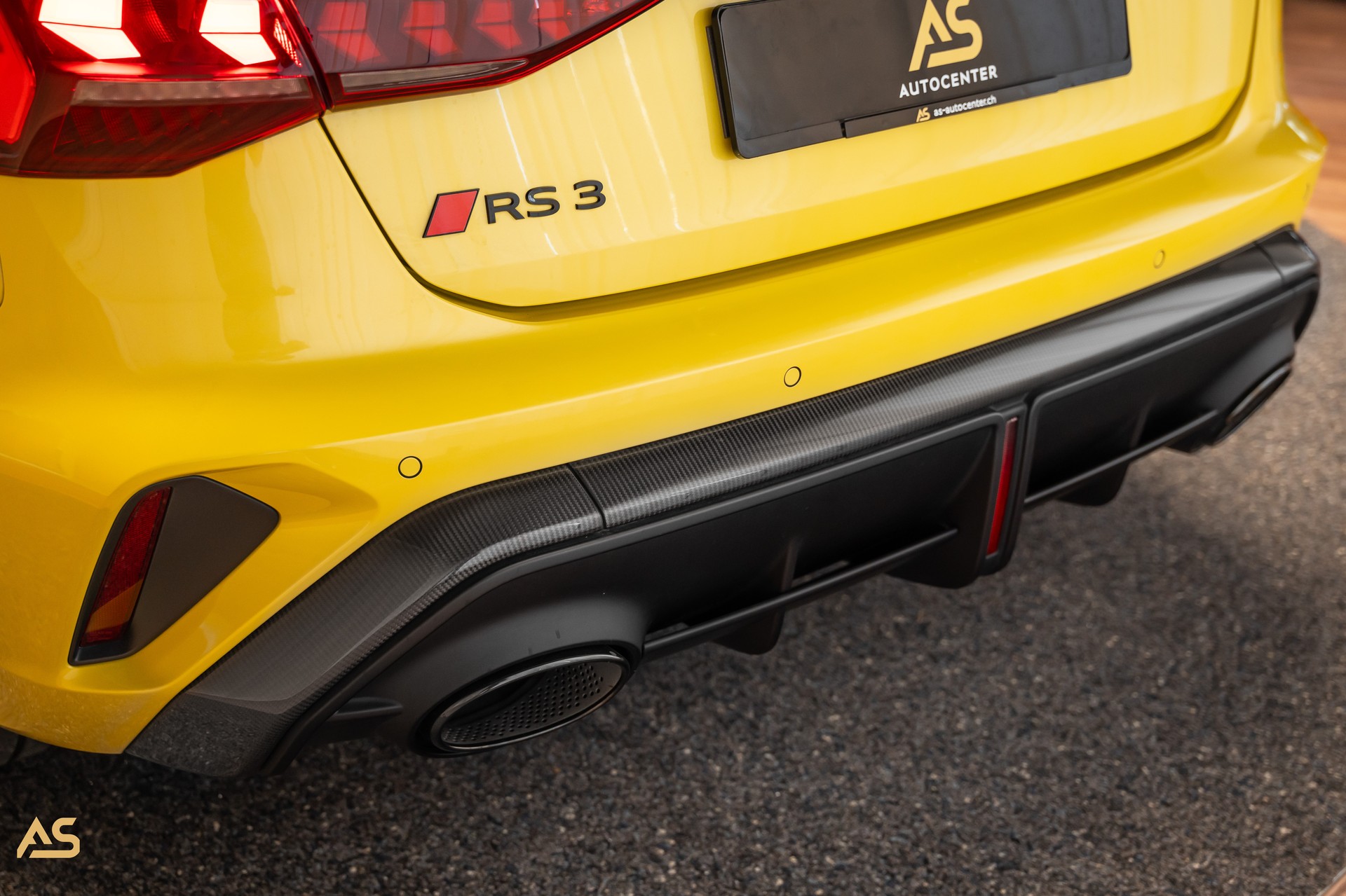 AUDI RS3 Sportback 2.5 TSI Facelift *PHYTONGELB* UNIKAT | KERAMIK-BREMSEN | FULL-CARBON | R8-SCHALENSITZE | GARANTIE 5J. | 290 KMH-image-10