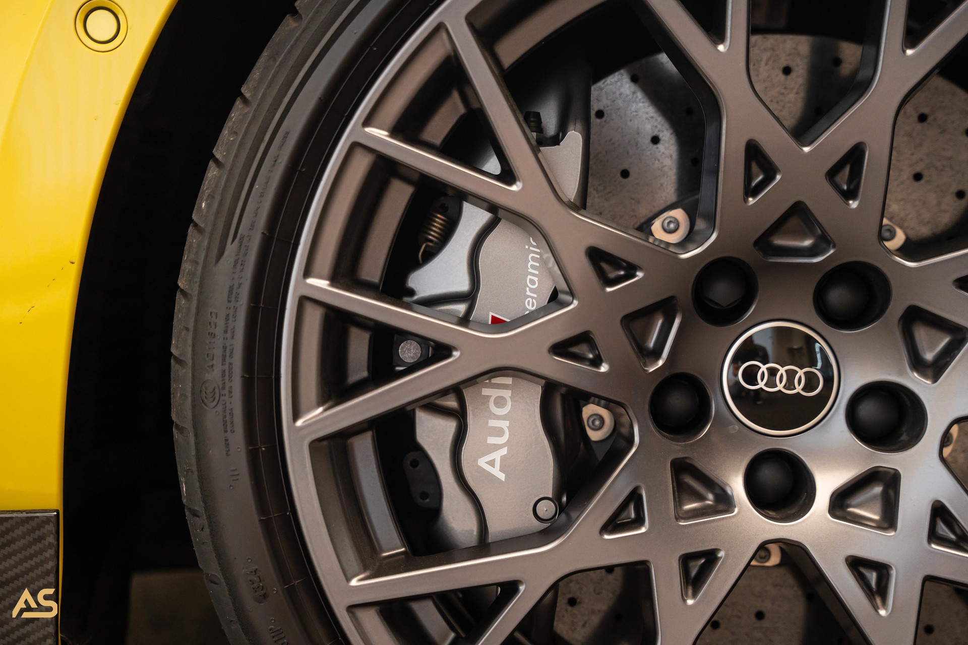AUDI RS3 Sportback 2.5 TSI Facelift *PHYTONGELB* UNIKAT | KERAMIK-BREMSEN | FULL-CARBON | R8-SCHALENSITZE | GARANTIE 5J. | 290 KMH-showroom-element-1