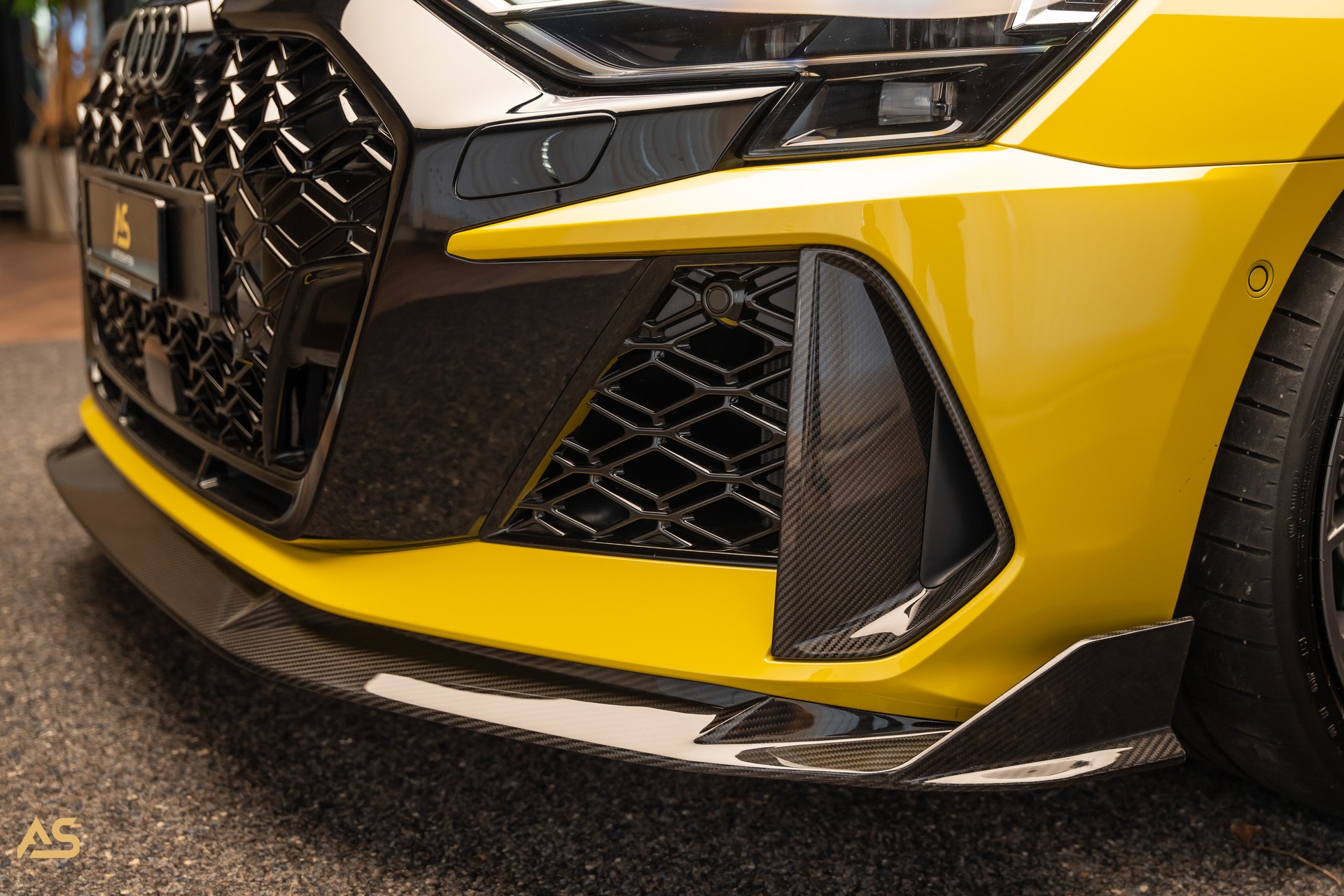 AUDI RS3 Sportback 2.5 TSI Facelift *PHYTONGELB* UNIKAT | KERAMIK-BREMSEN | FULL-CARBON | R8-SCHALENSITZE | GARANTIE 5J. | 290 KMH-showroom-element-3