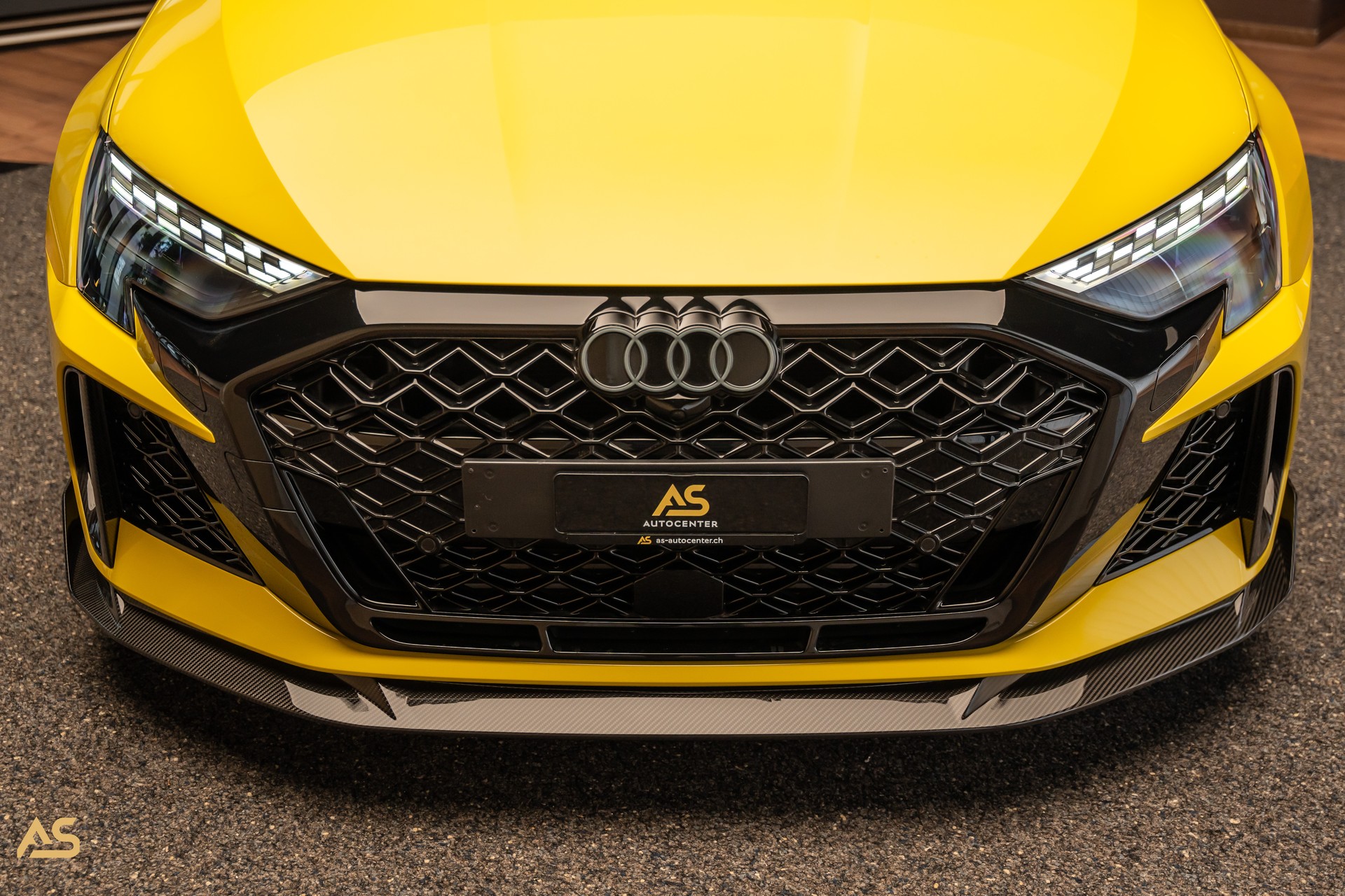 AUDI RS3 Sportback 2.5 TSI Facelift *PHYTONGELB* UNIKAT | KERAMIK-BREMSEN | FULL-CARBON | R8-SCHALENSITZE | GARANTIE 5J. | 290 KMH