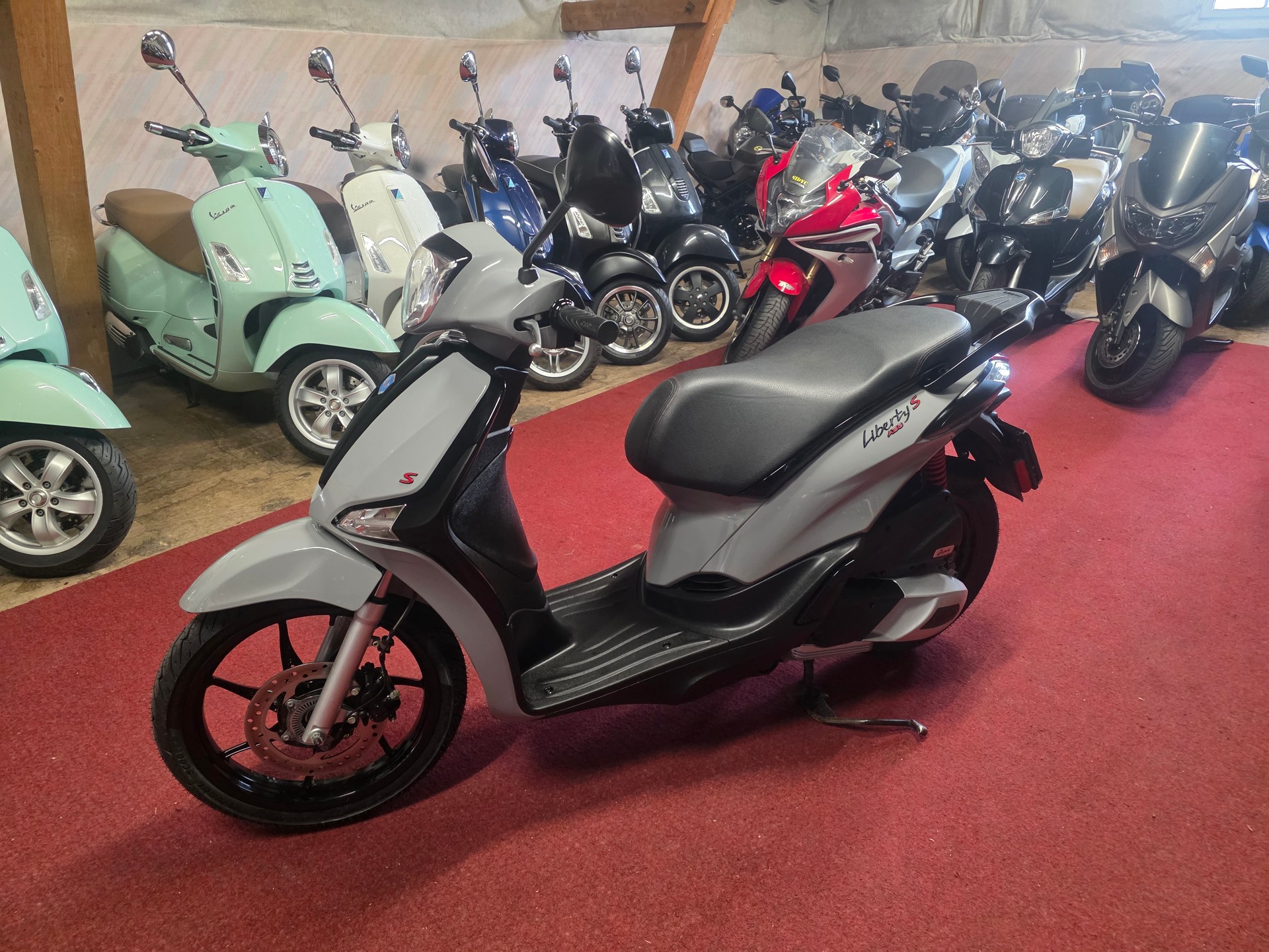 PIAGGIO Liberty 125 Sport-image-1