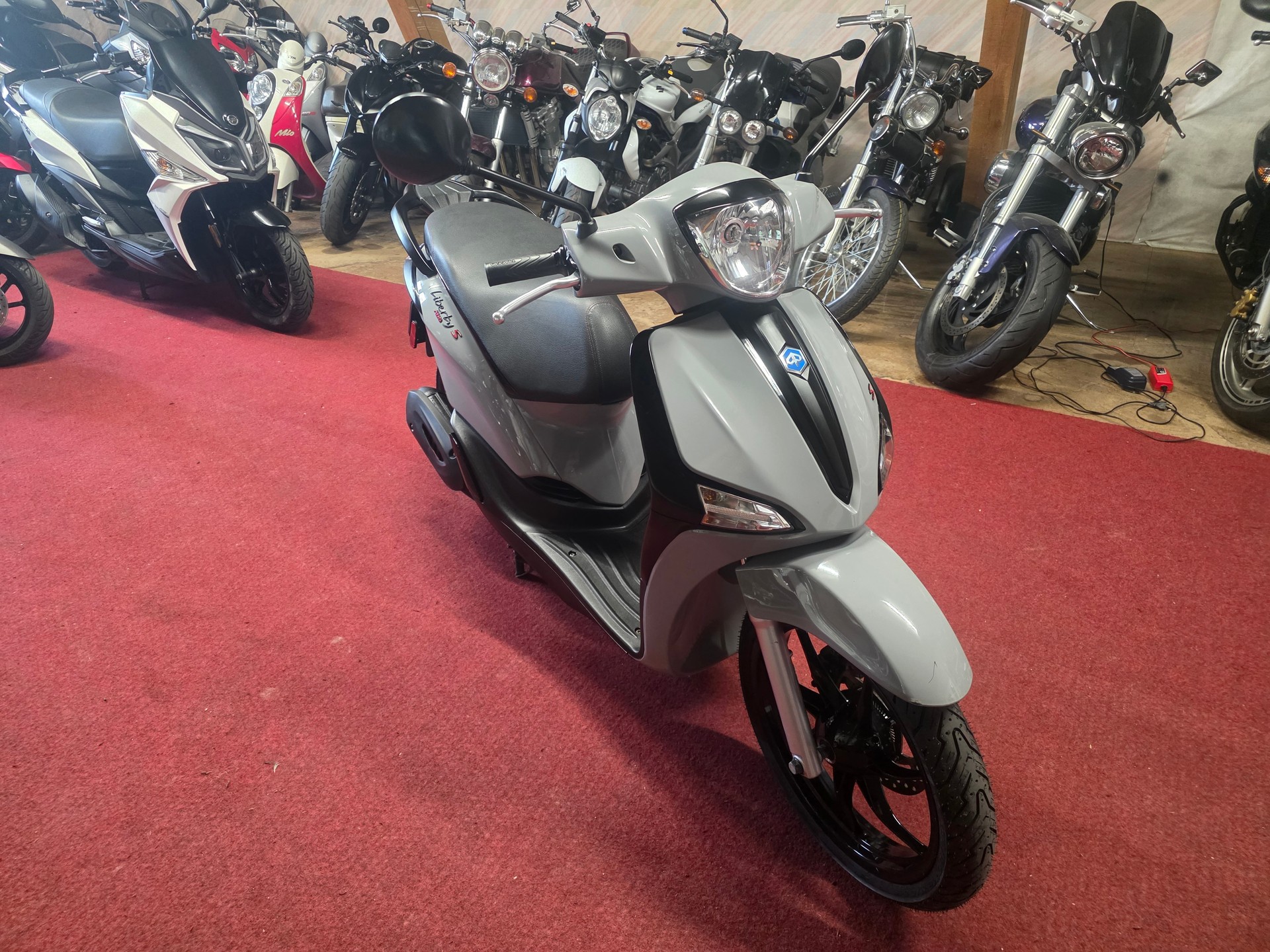 PIAGGIO Liberty 125 Sport-image-5