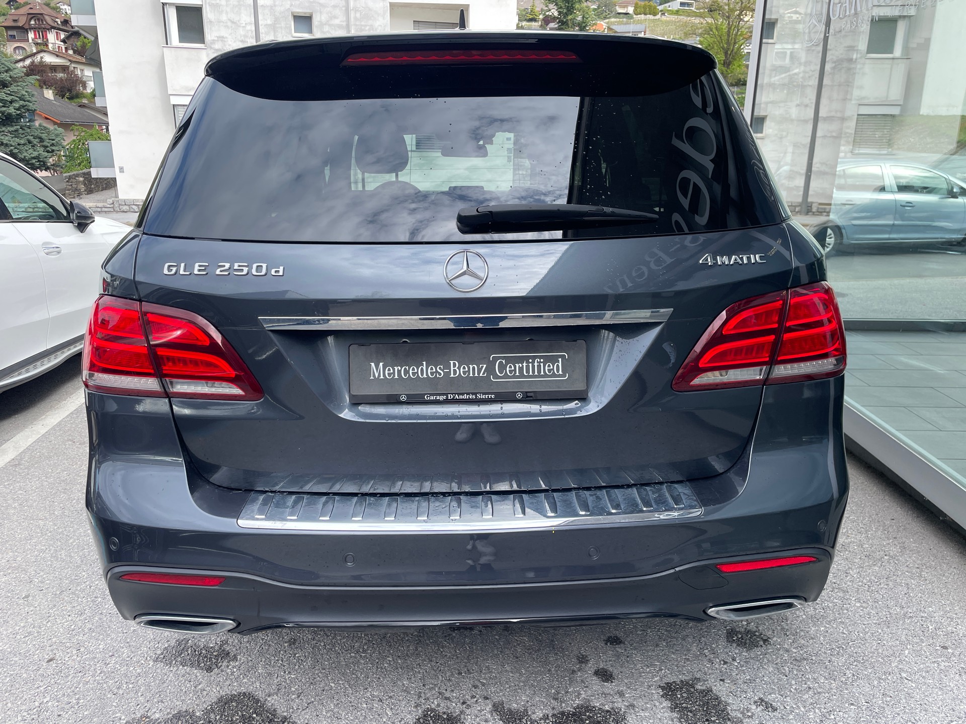 MERCEDES-BENZ GLE 250 d 4Matic 9G-Tronic-image-5