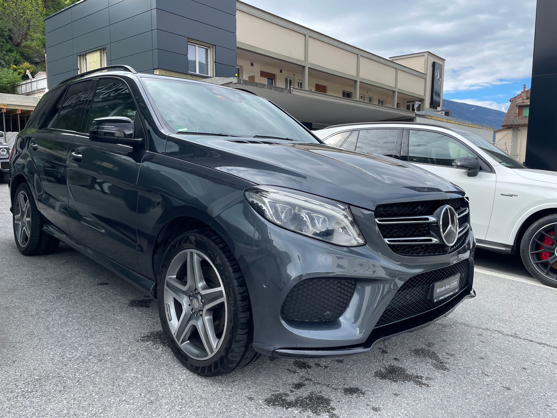 MERCEDES-BENZ GLE 250 d 4Matic 9G-Tronic-showroom-element-3