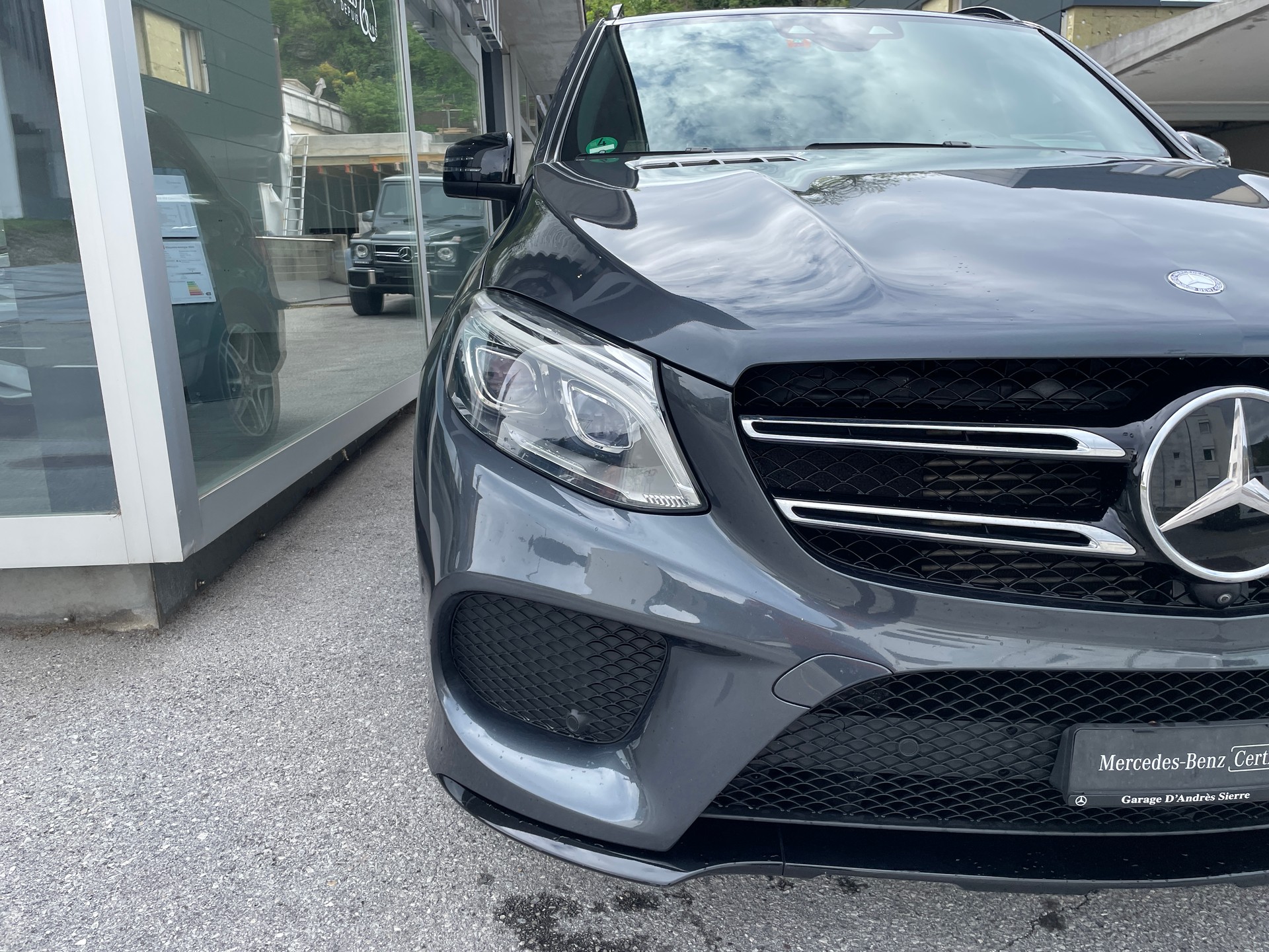 MERCEDES-BENZ GLE 250 d 4Matic 9G-Tronic-showroom-element-2