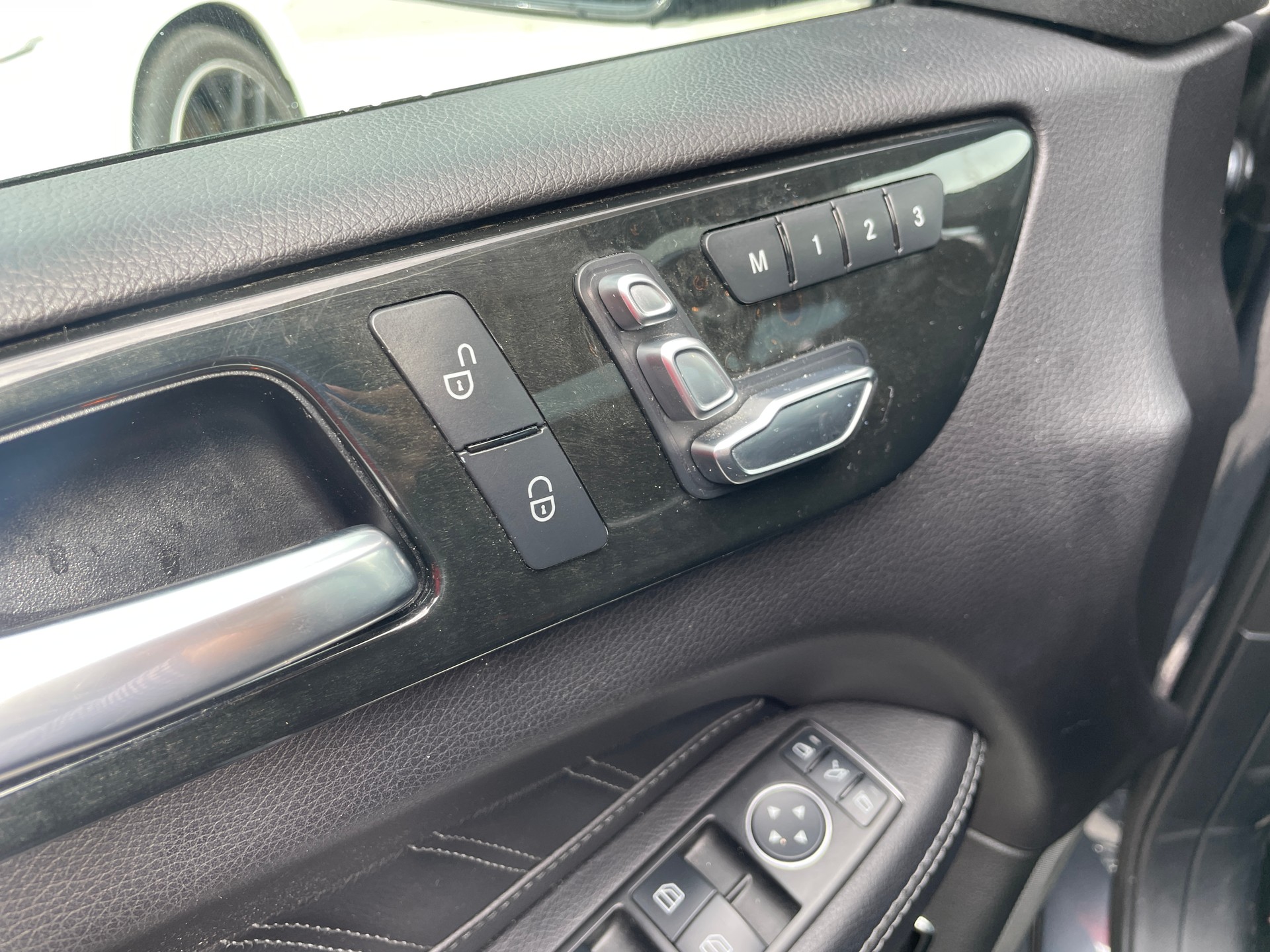 MERCEDES-BENZ GLE 250 d 4Matic 9G-Tronic-image-15