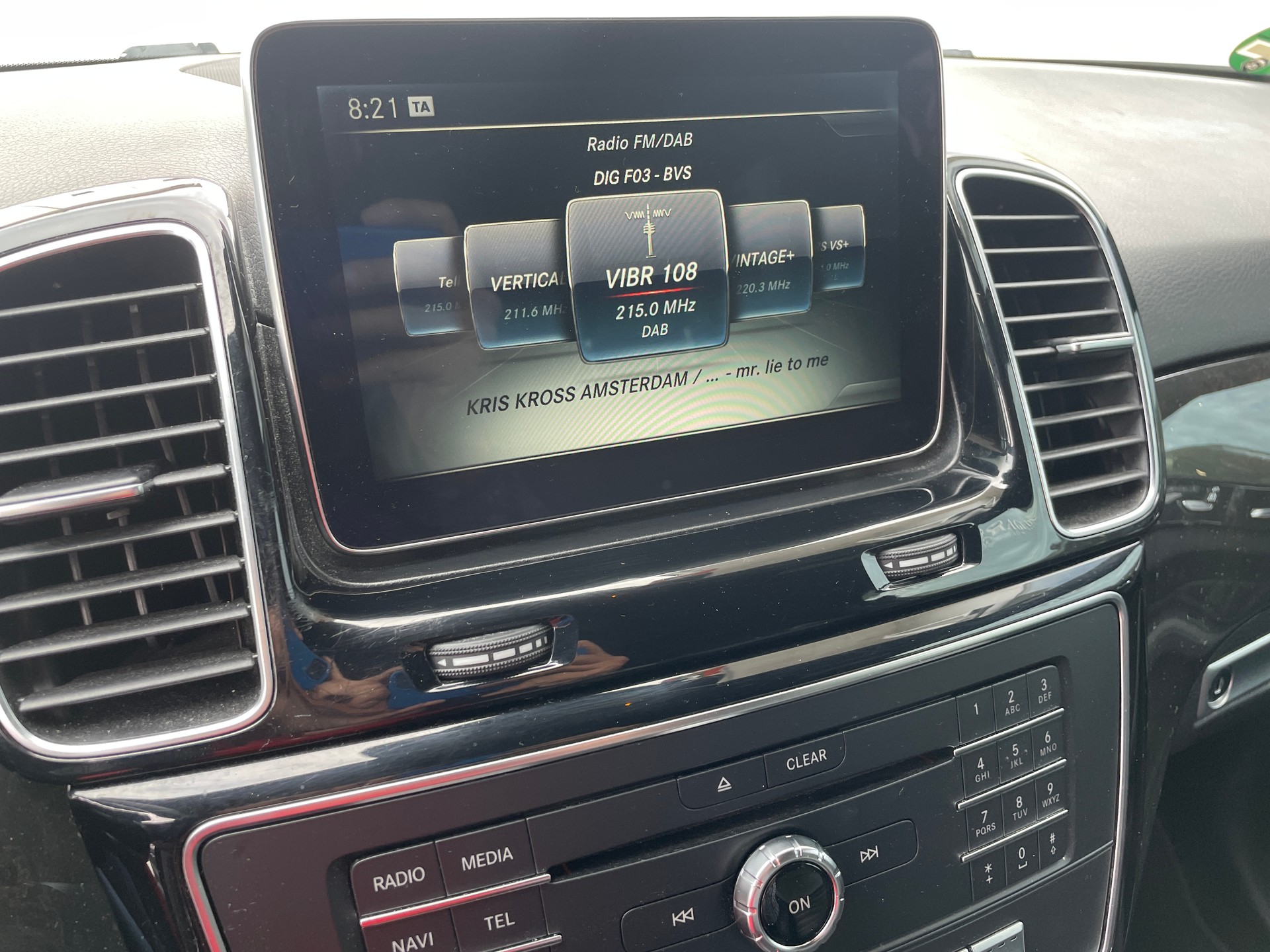 MERCEDES-BENZ GLE 250 d 4Matic 9G-Tronic-image-19