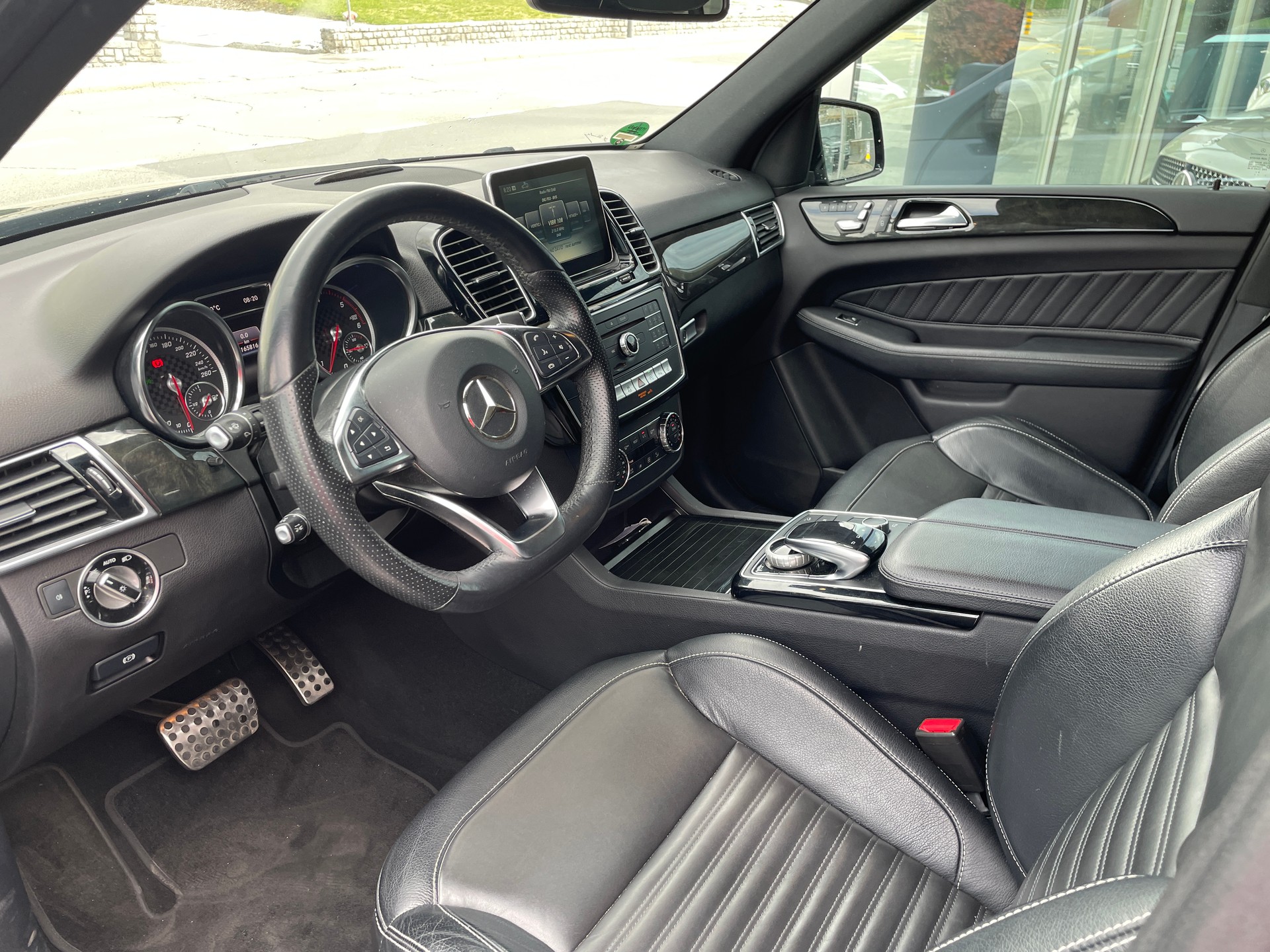 MERCEDES-BENZ GLE 250 d 4Matic 9G-Tronic-image-11
