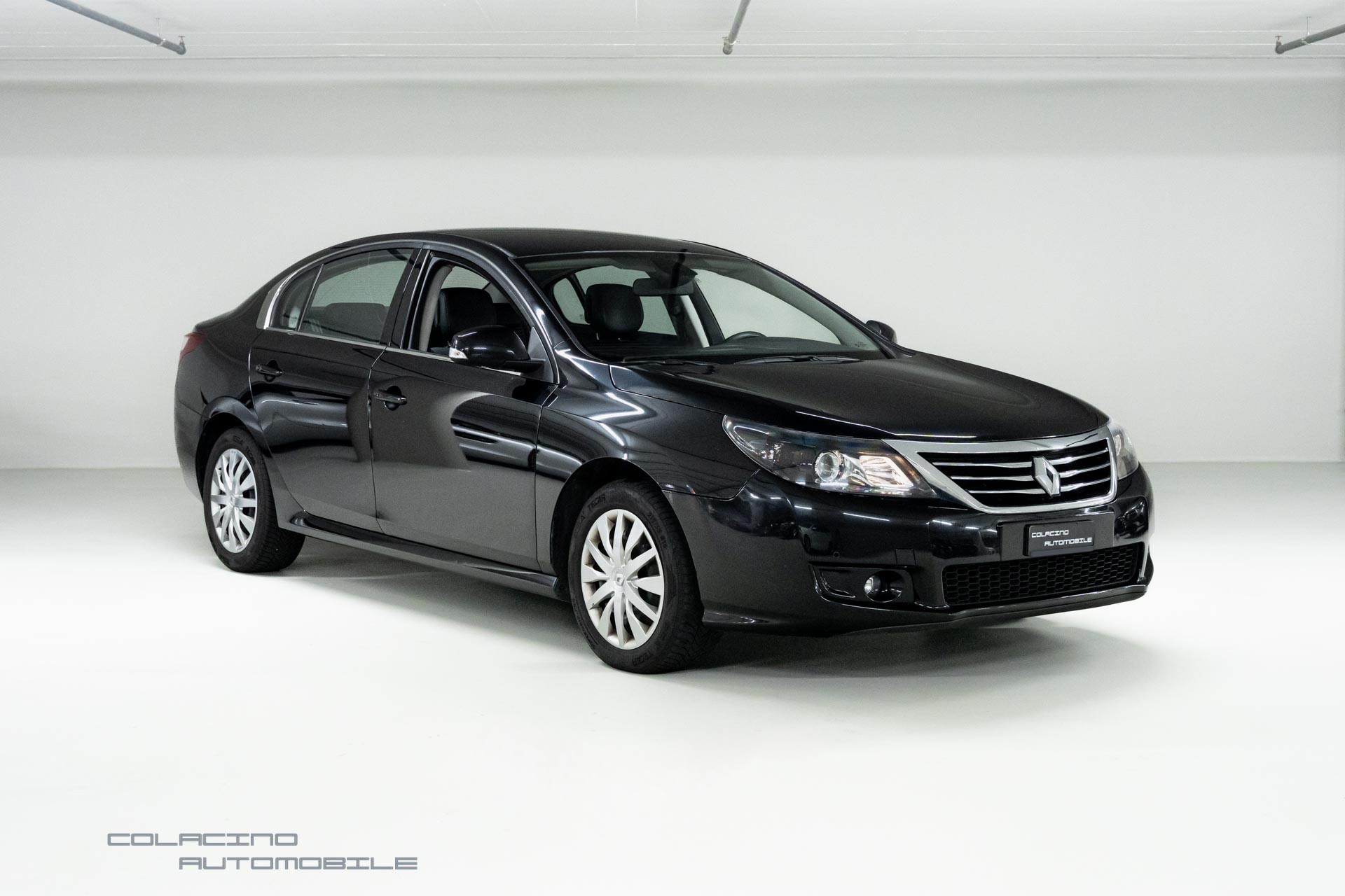 RENAULT Latitude 2.0 dCi Dynamique active-shift-showroom-element-2