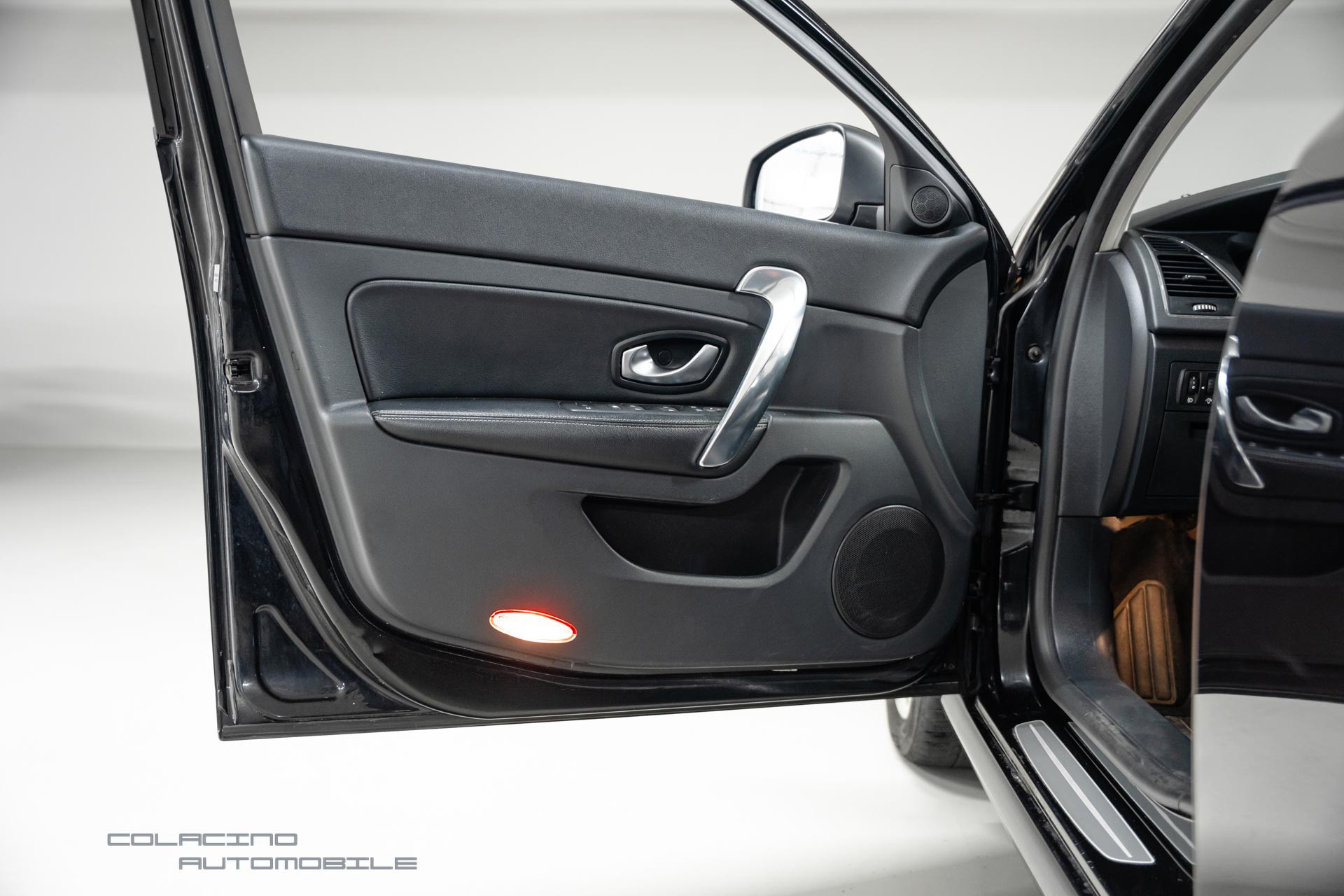 RENAULT Latitude 2.0 dCi Dynamique active-shift-image-16