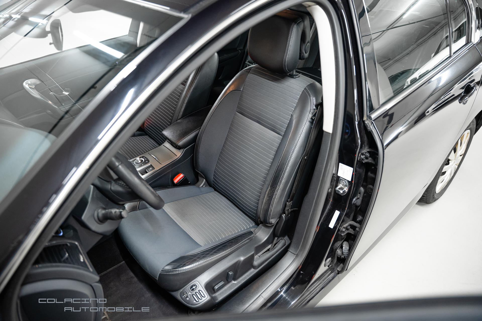 RENAULT Latitude 2.0 dCi Dynamique active-shift-image-12