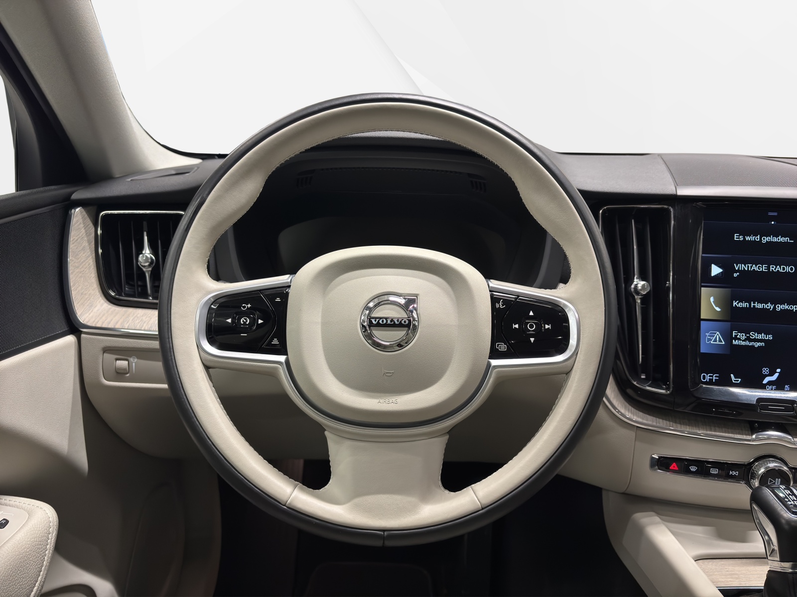VOLVO XC60 2.0 D5 Inscription AWD-image-7