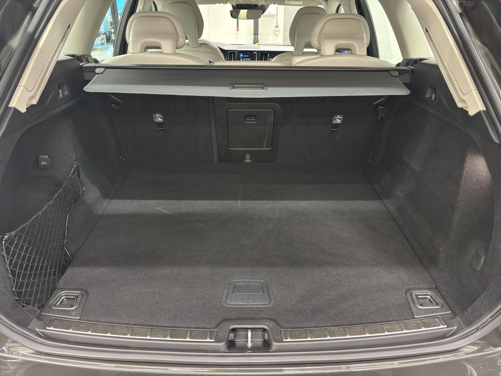 VOLVO XC60 2.0 D5 Inscription AWD-image-12
