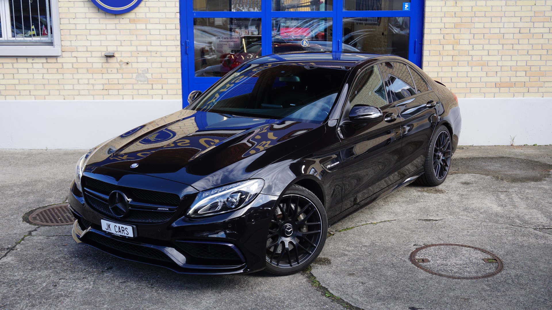MERCEDES-BENZ C 63 AMG Speedshift-showroom-element-3