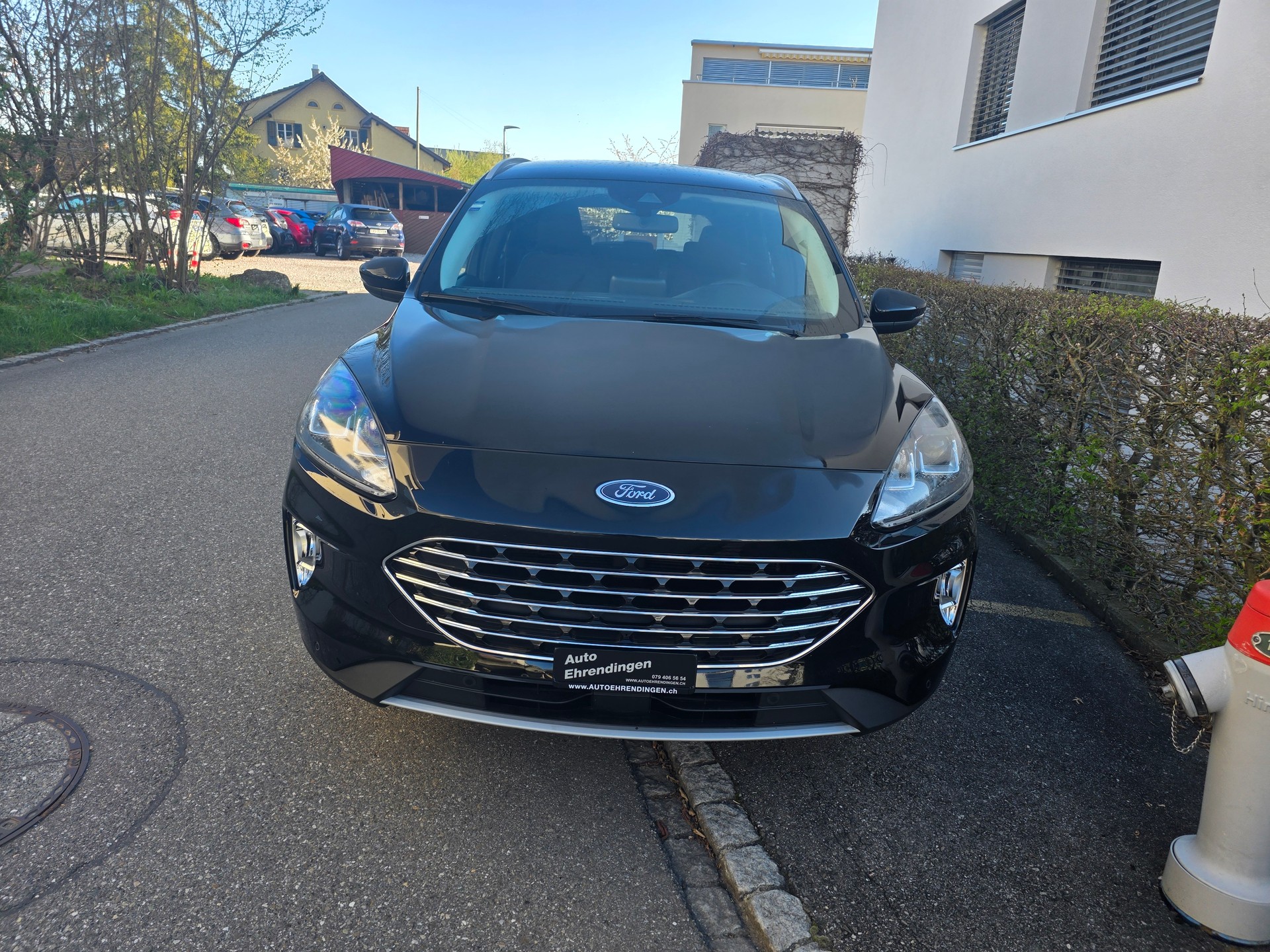 FORD Kuga 2.5 PHEV Titanium 2WD-showroom-element-1