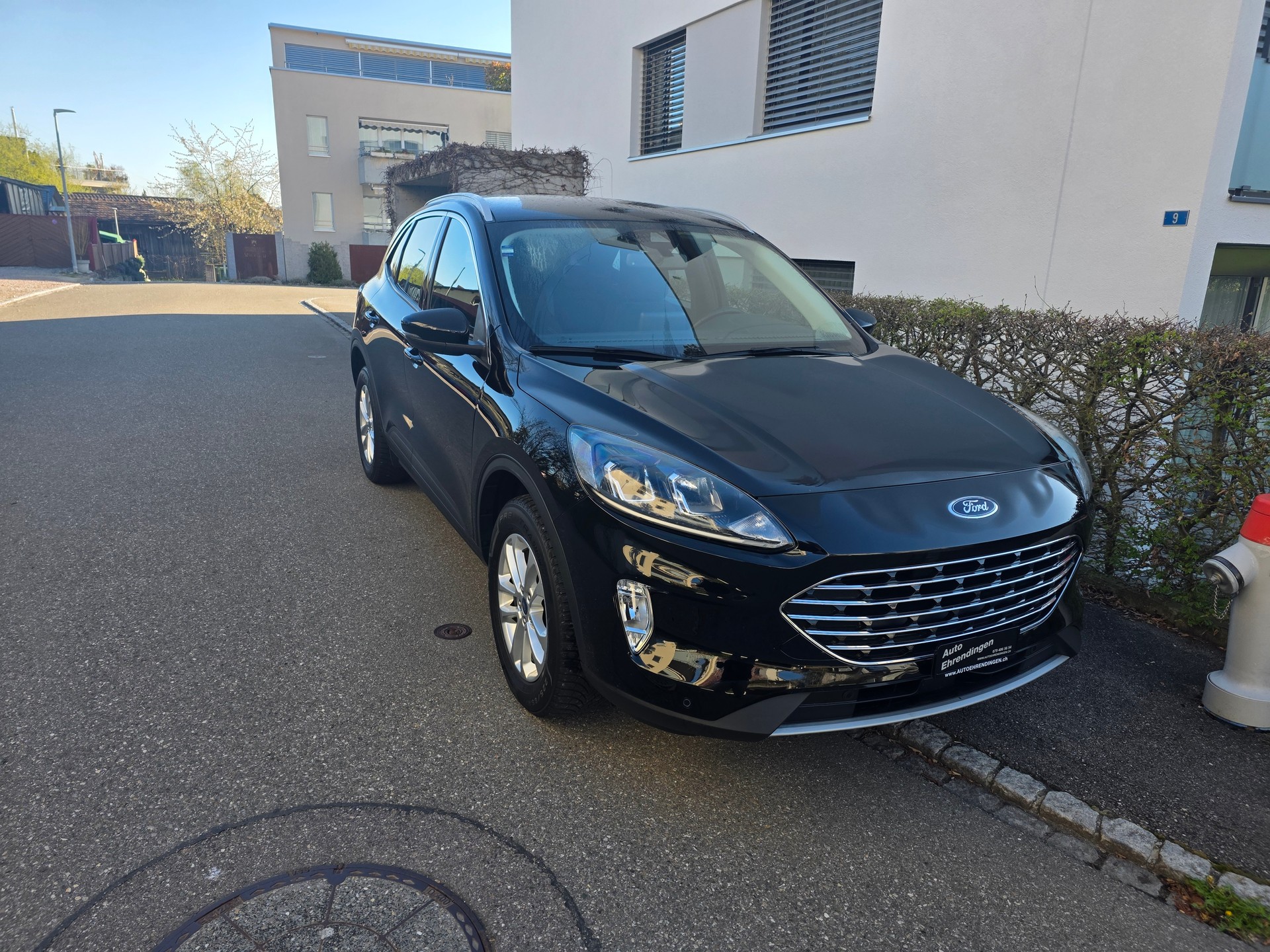 FORD Kuga 2.5 PHEV Titanium 2WD-showroom-element-2