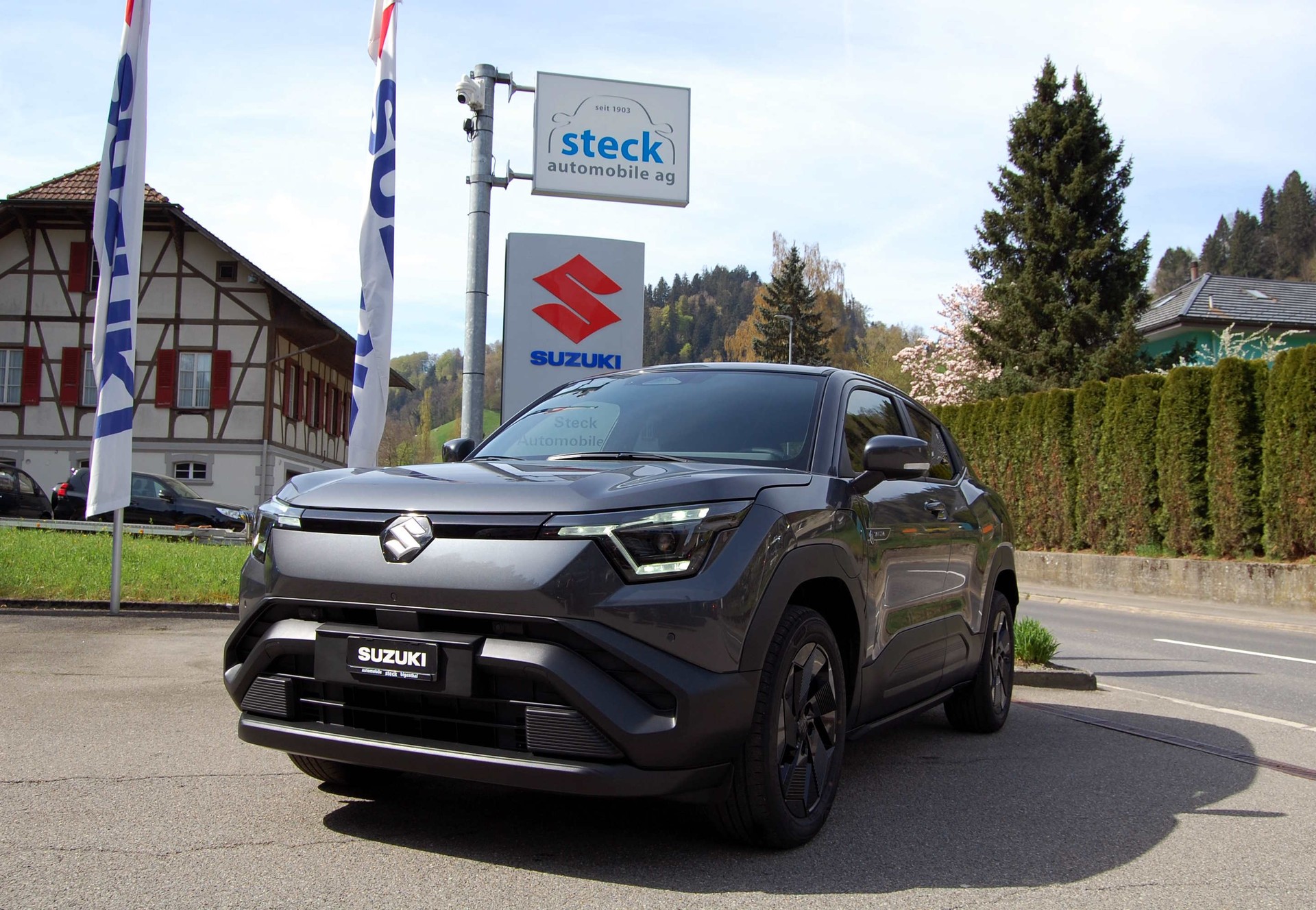 SUZUKI e-Vitara 61kWh Sakura 4x4