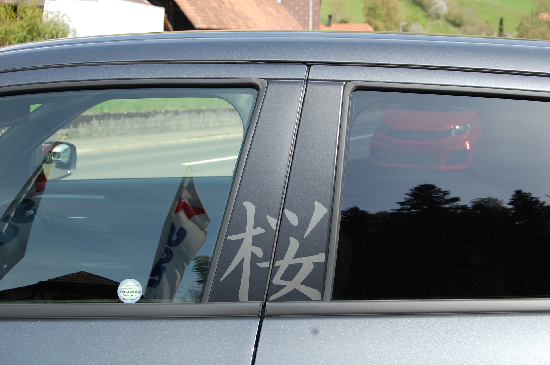 SUZUKI e-Vitara 61kWh Sakura 4x4-image-16