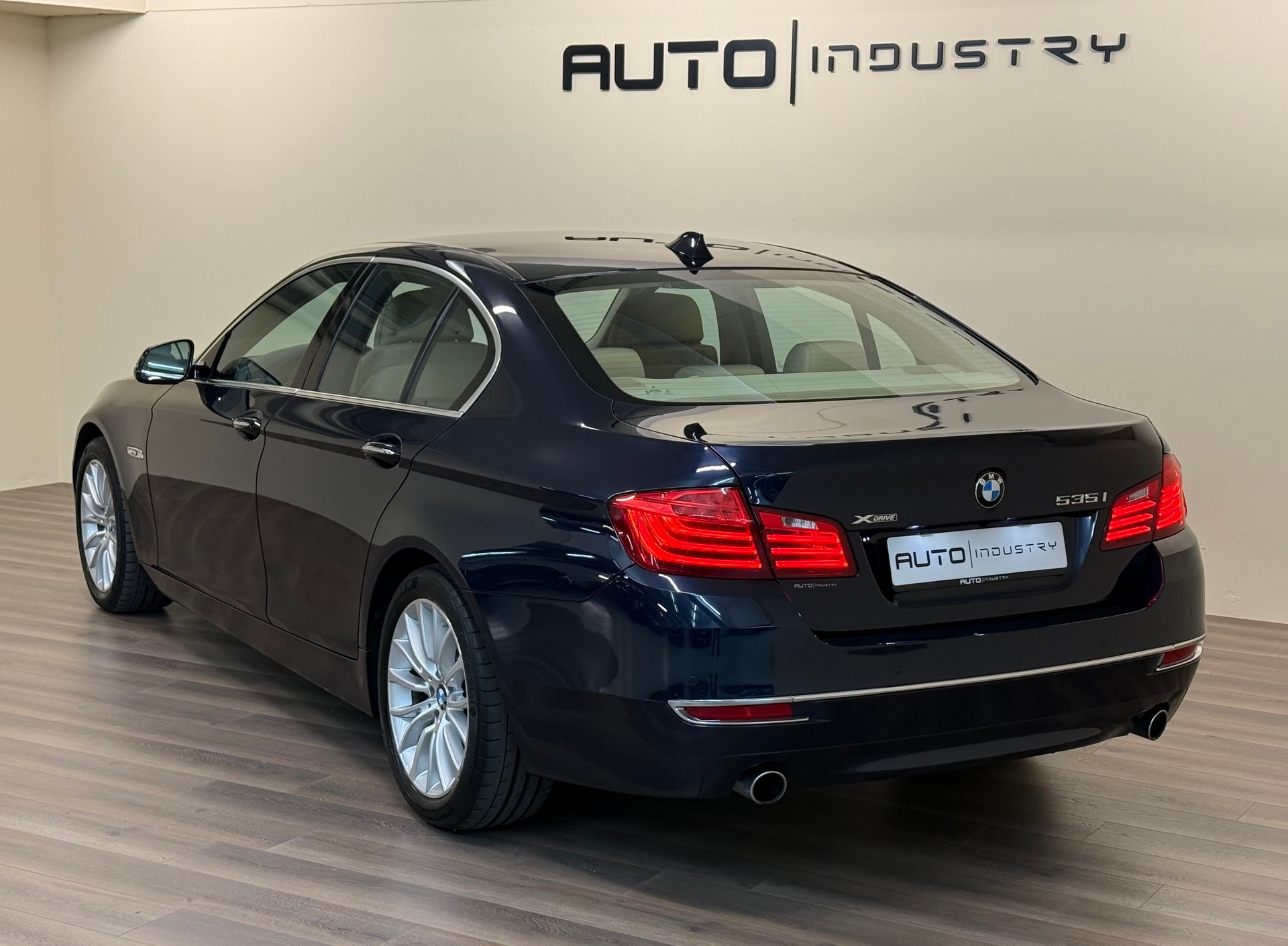 BMW 535i xDrive Luxury Line Steptronic-image-9