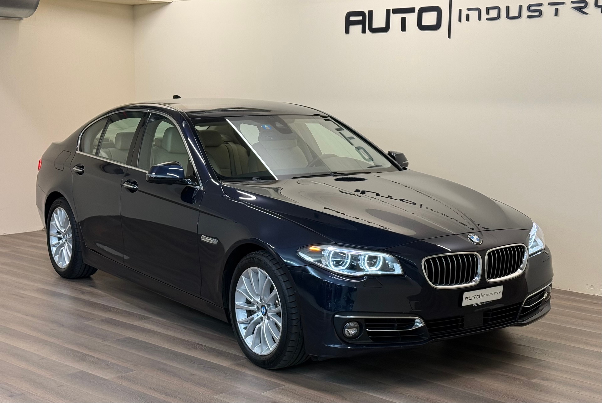 BMW 535i xDrive Luxury Line Steptronic-image-4
