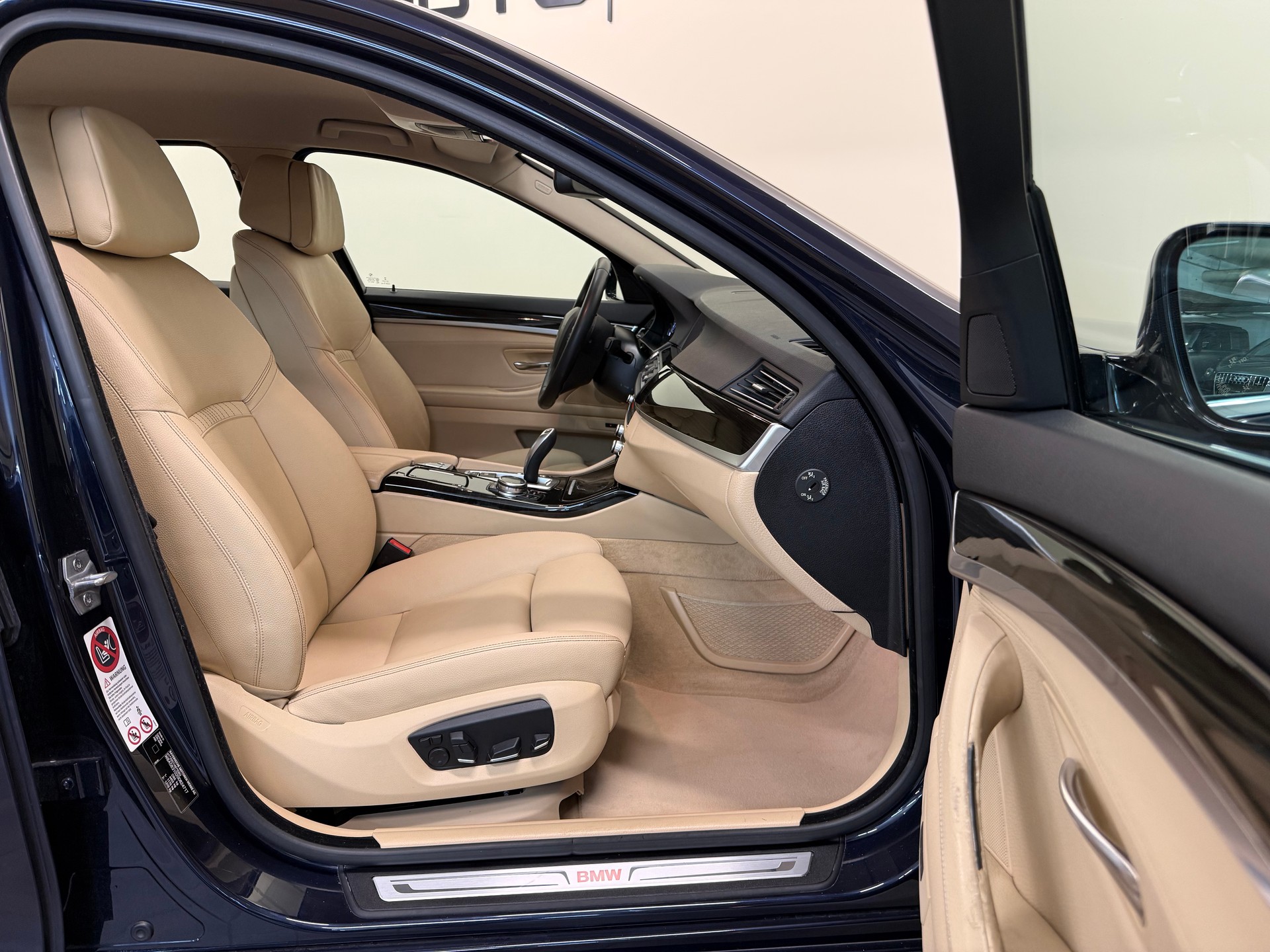 BMW 535i xDrive Luxury Line Steptronic-image-26