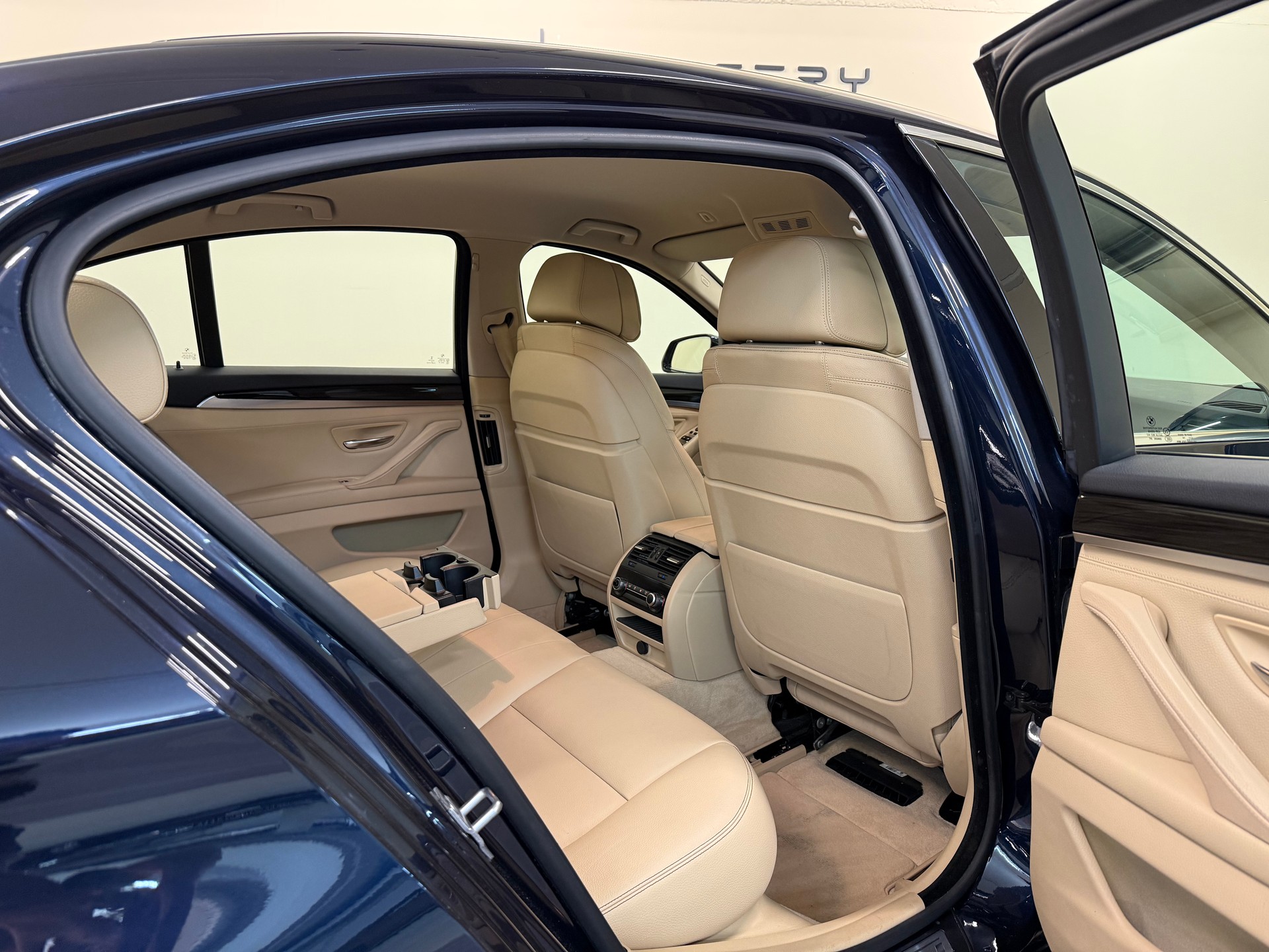 BMW 535i xDrive Luxury Line Steptronic-image-29